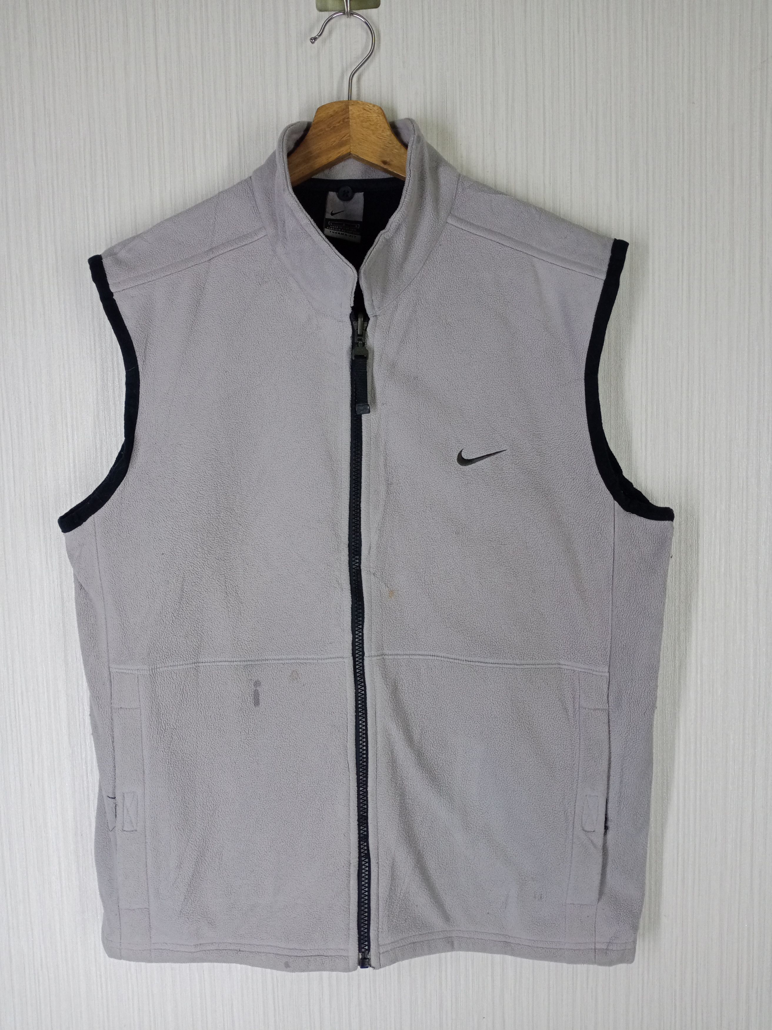 Nike × Vintage Rare Vintage Nike Mini Swoosh Vest Size US L / EU 52-54 / 3 - 2 Thumbnail