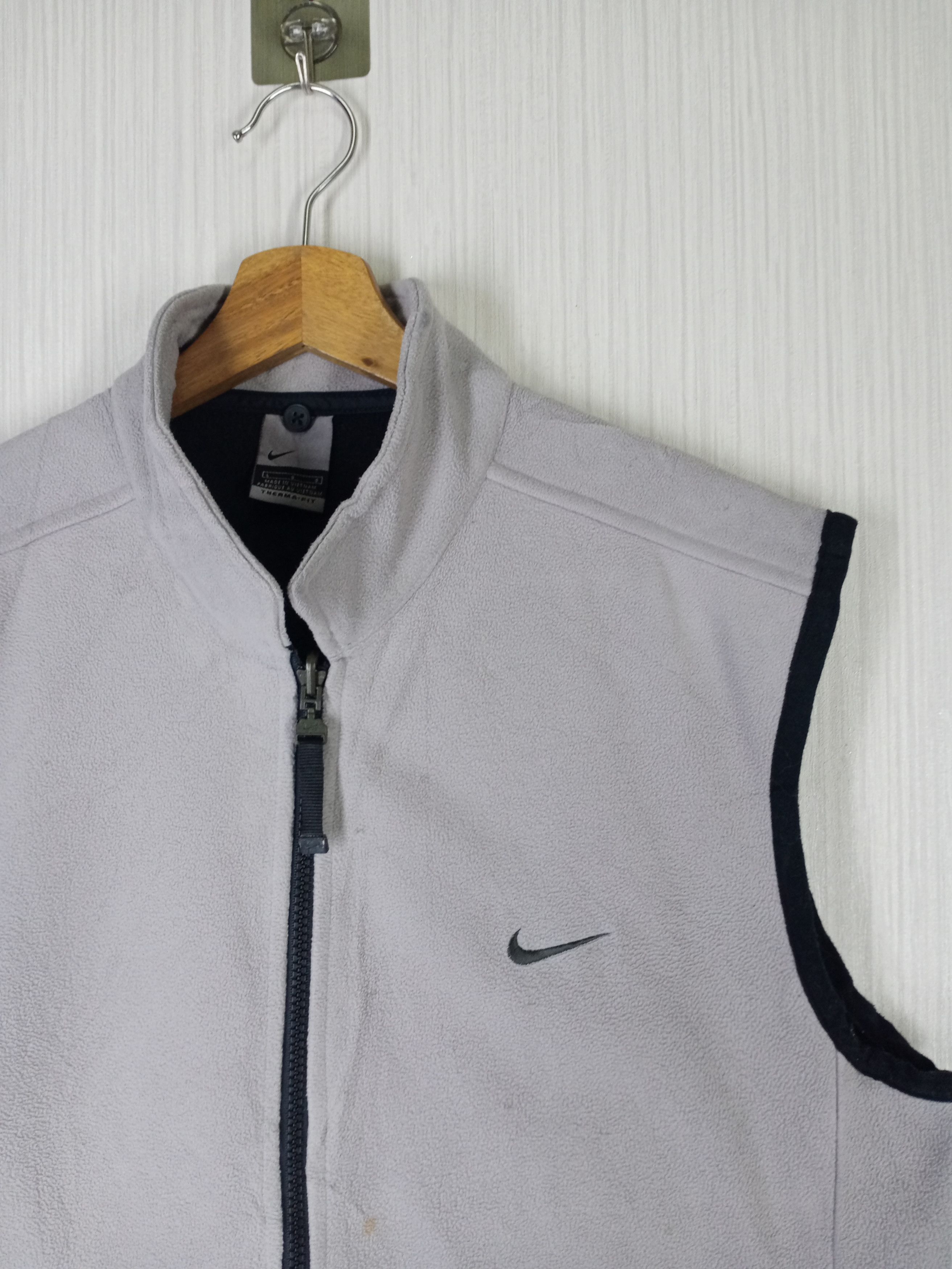 Nike × Vintage Rare Vintage Nike Mini Swoosh Vest Size US L / EU 52-54 / 3 - 1 Thumbnail