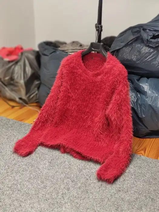 Japanese Brand Vintage Japanese Red Mohair Style Fuzzy Crewneck Sweater Size S / US 4 / IT 40 - 9 Thumbnail