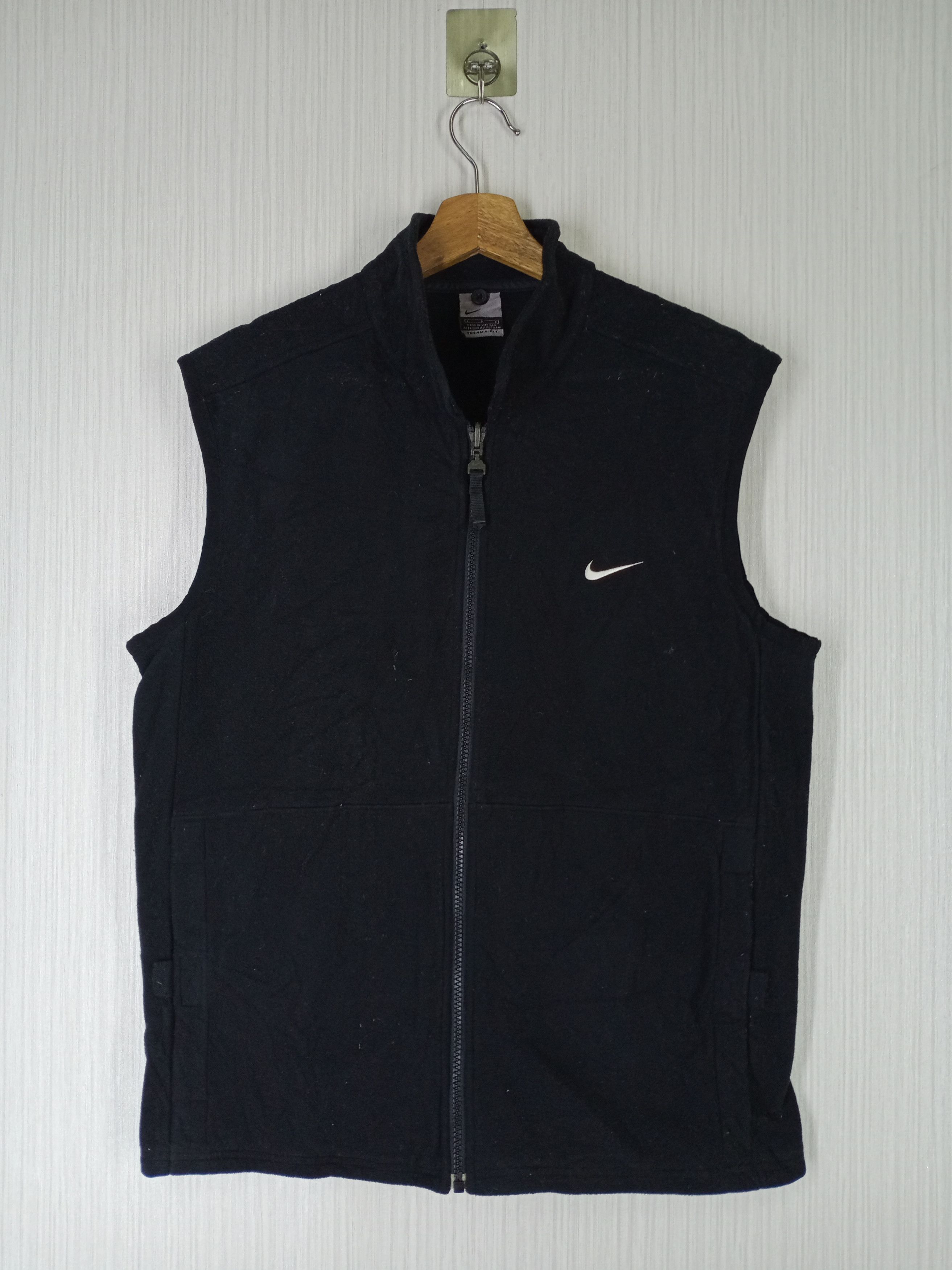 Nike Rare Vintage Nike Small Logo Vest Fleece Jacket Size US L / EU 52-54 / 3 - 1 Thumbnail
