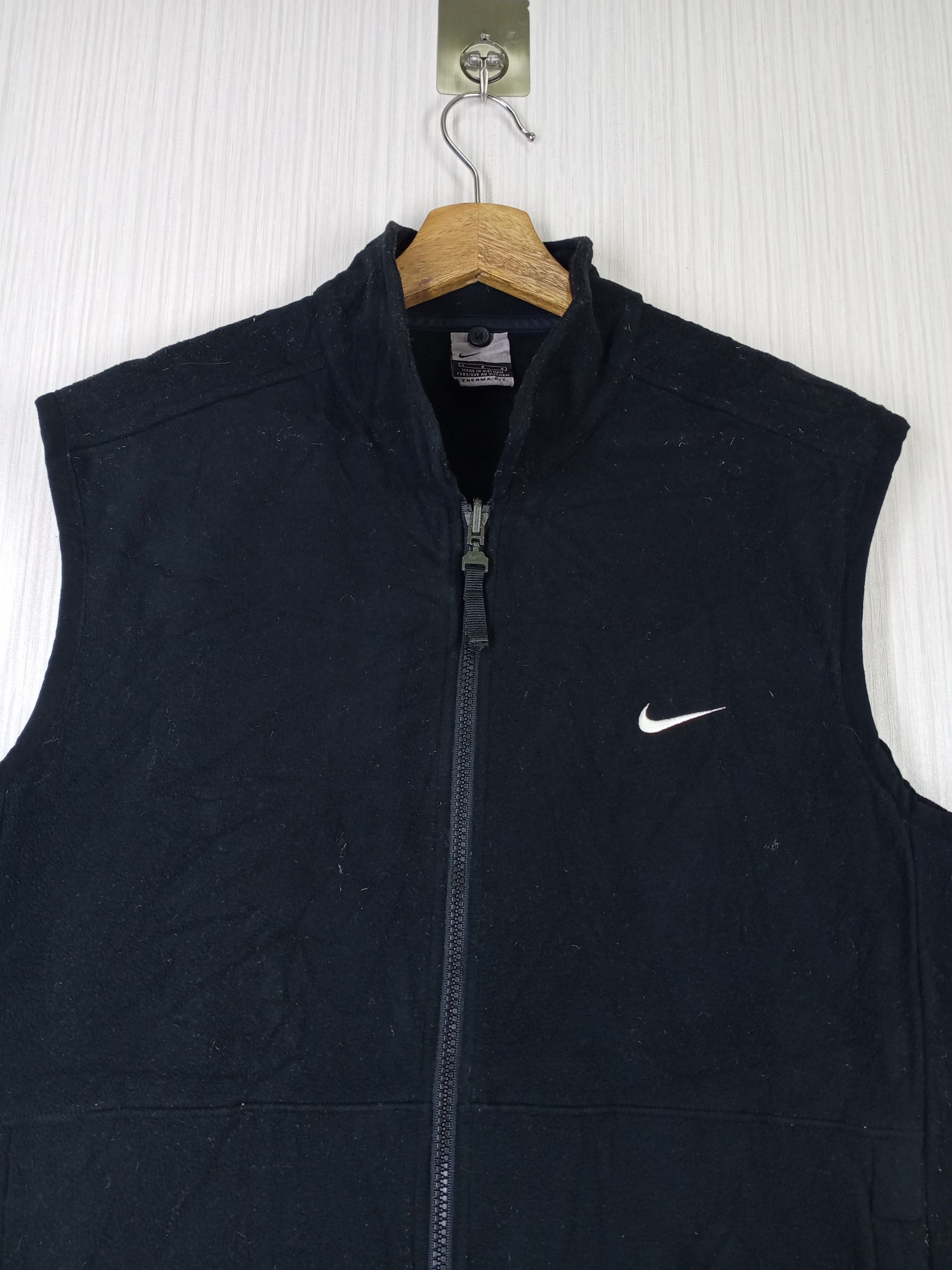 Nike Rare Vintage Nike Small Logo Vest Fleece Jacket Size US L / EU 52-54 / 3 - 9 Thumbnail
