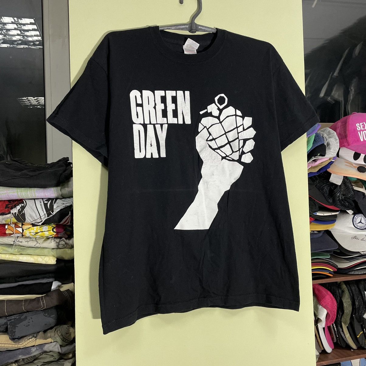 Vintage Vintage Y2K Green Day Graphic Tee Band Punk Streetwear M Size US M / EU 48-50 / 2 - 3 Thumbnail