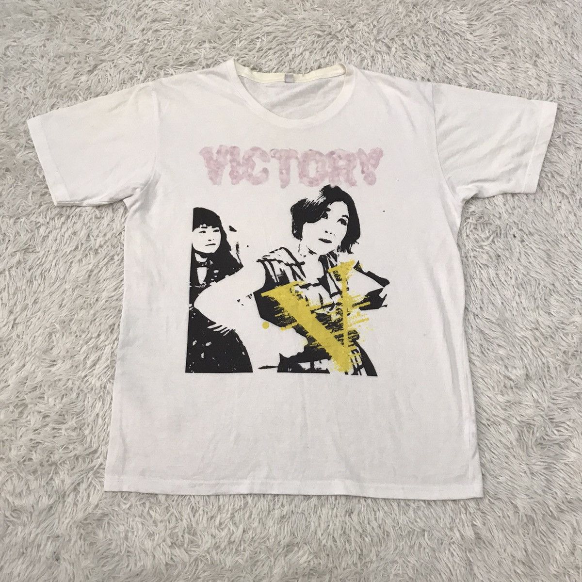 Uniqlo Uniqlo victory tshirt Size US M / EU 48-50 / 2 - 1 Thumbnail