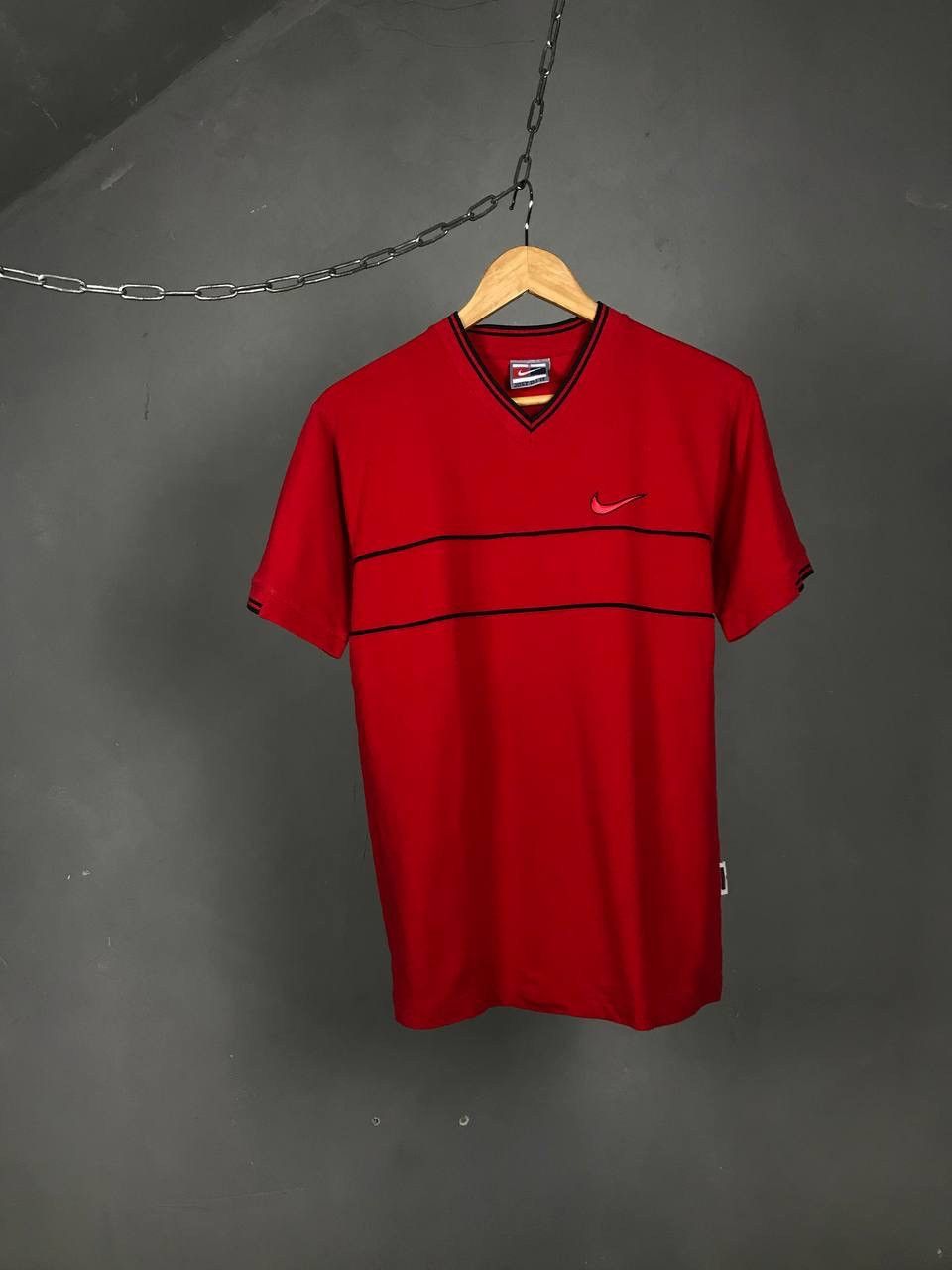 Nike × Vintage Nike swoosh streetwear vintage red tee Size US S / EU 44-46 / 1 - 1 Thumbnail