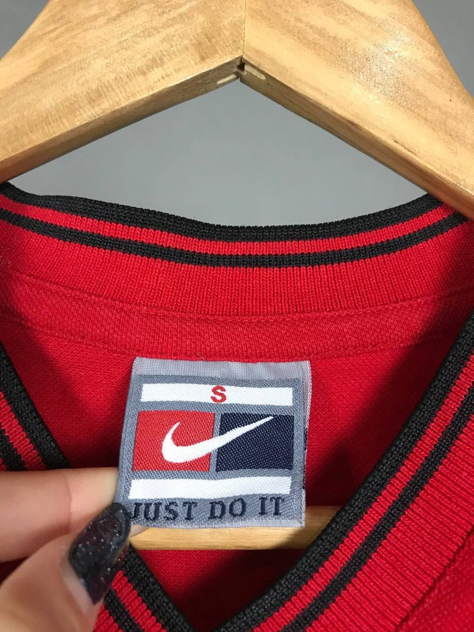 Nike × Vintage Nike swoosh streetwear vintage red tee Size US S / EU 44-46 / 1 - 4 Thumbnail