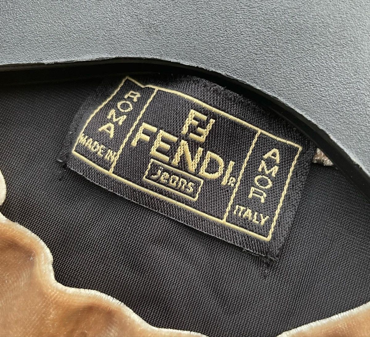 Fendi Vintage Fendi Velvet Spellout Size XS / US 0-2 / IT 36-38 - 7 Thumbnail