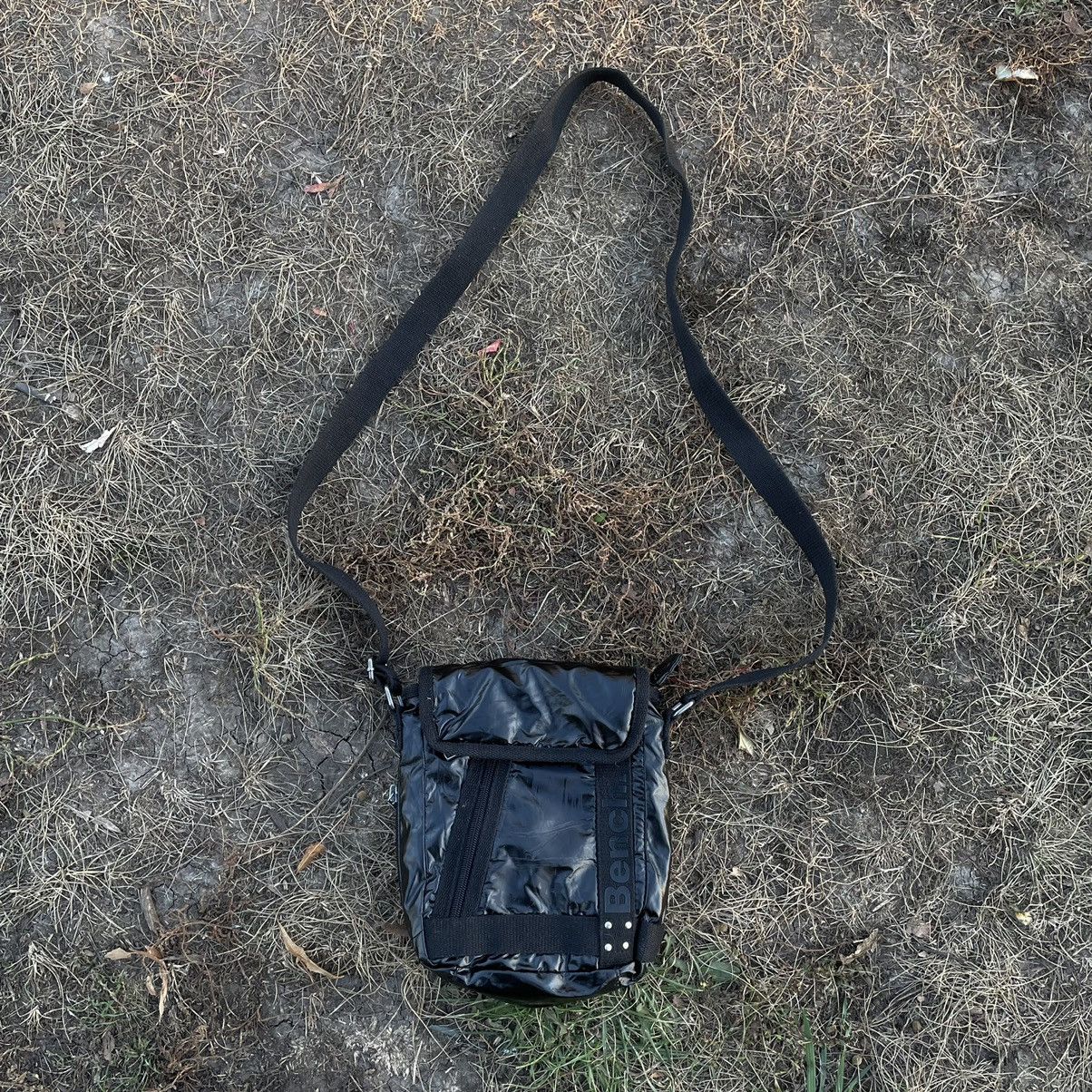 Vintage Vintage Y2K Faded Crossbody Bag Skate Streetwear Relaxed OS Size ONE SIZE - 1 Thumbnail