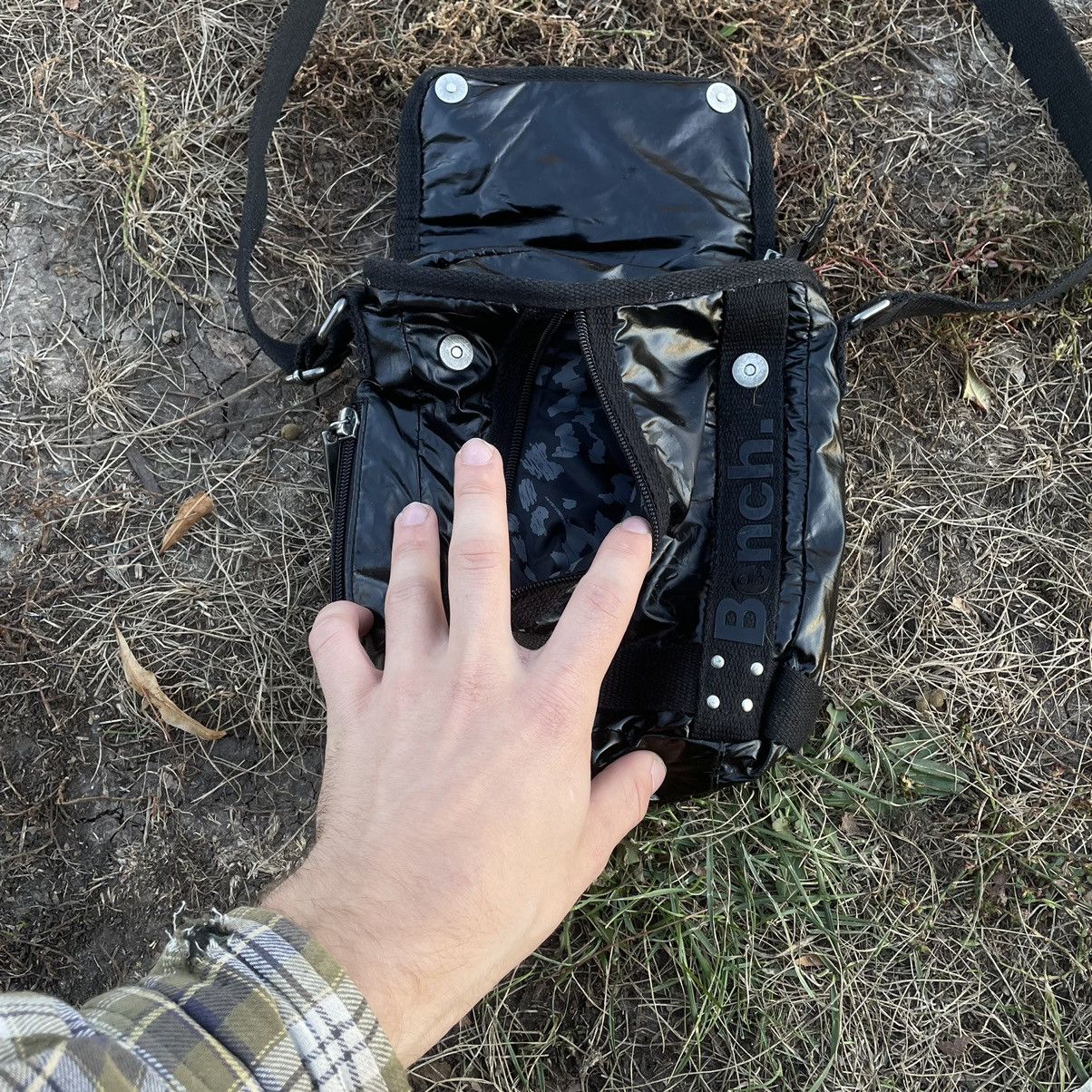 Vintage Vintage Y2K Faded Crossbody Bag Skate Streetwear Relaxed OS Size ONE SIZE - 4 Thumbnail