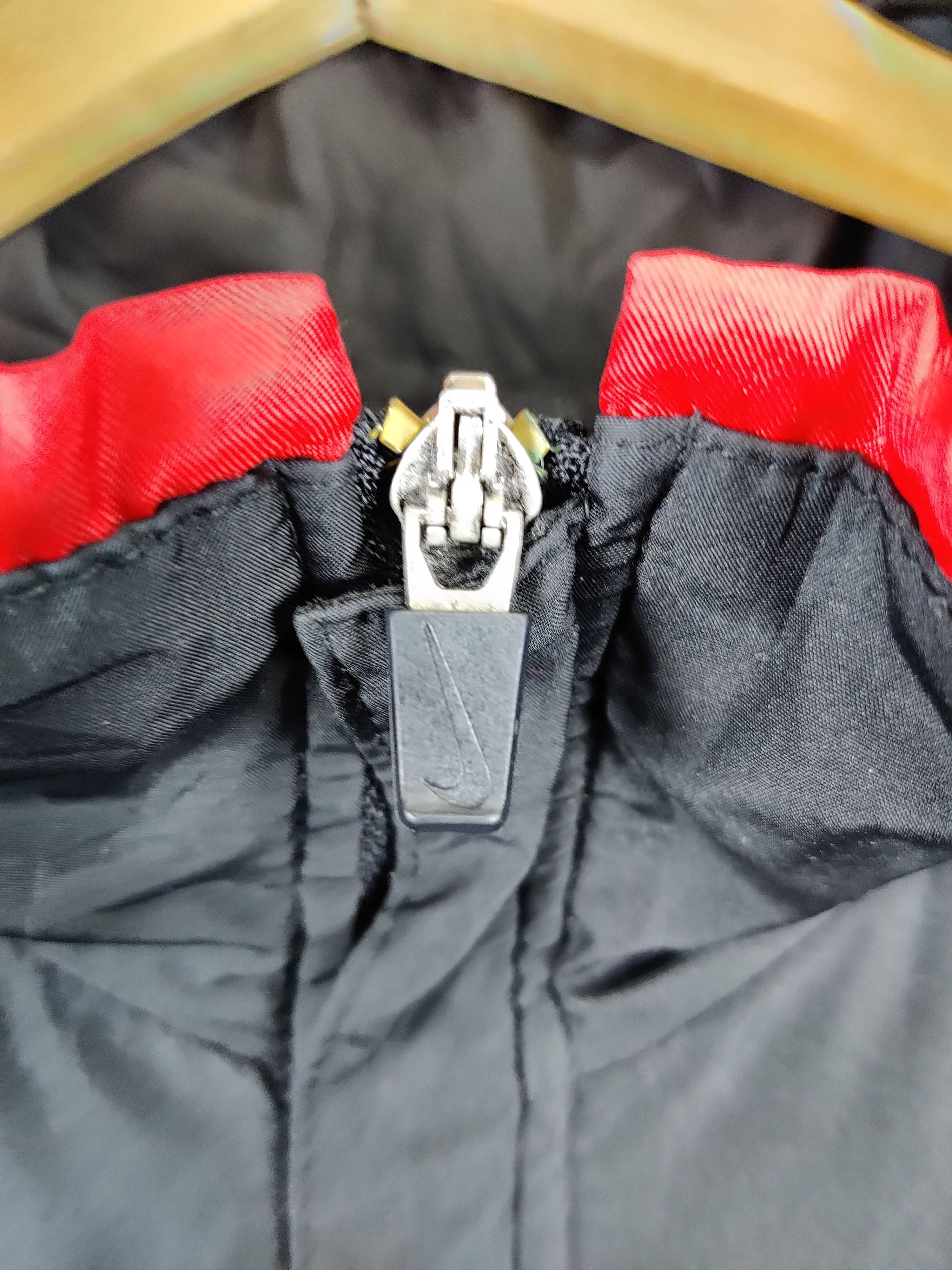 Nike Vintage Nike 90 Windbreaker Light Jacket Size US L / EU 52-54 / 3 - 7 Thumbnail