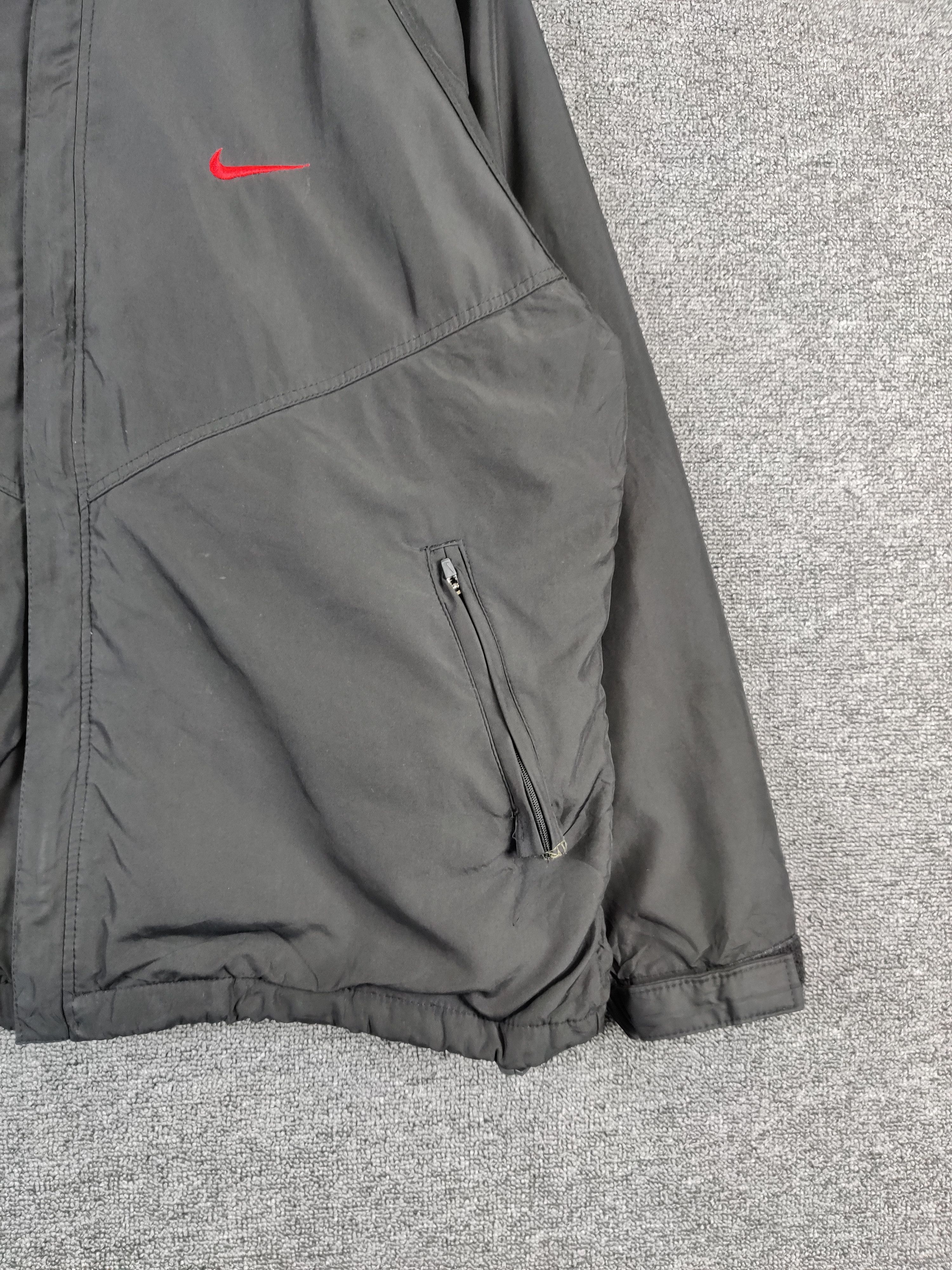 Nike Vintage Nike 90 Windbreaker Light Jacket Size US L / EU 52-54 / 3 - 3 Thumbnail