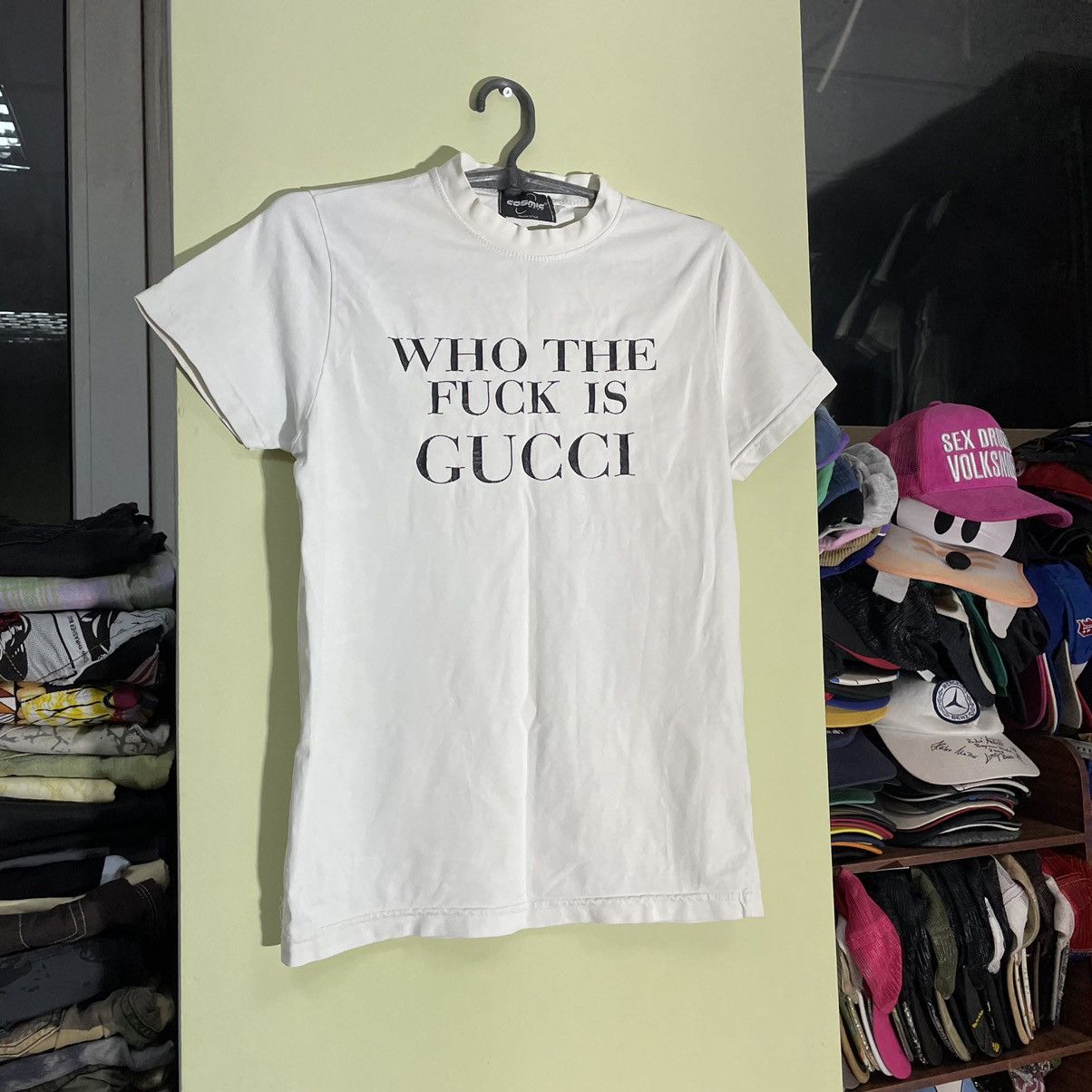 Vintage Vintage 90s Gucci Graphic Tee Streetwear Humor White Faded S Size US S / EU 44-46 / 1 - 3 Thumbnail