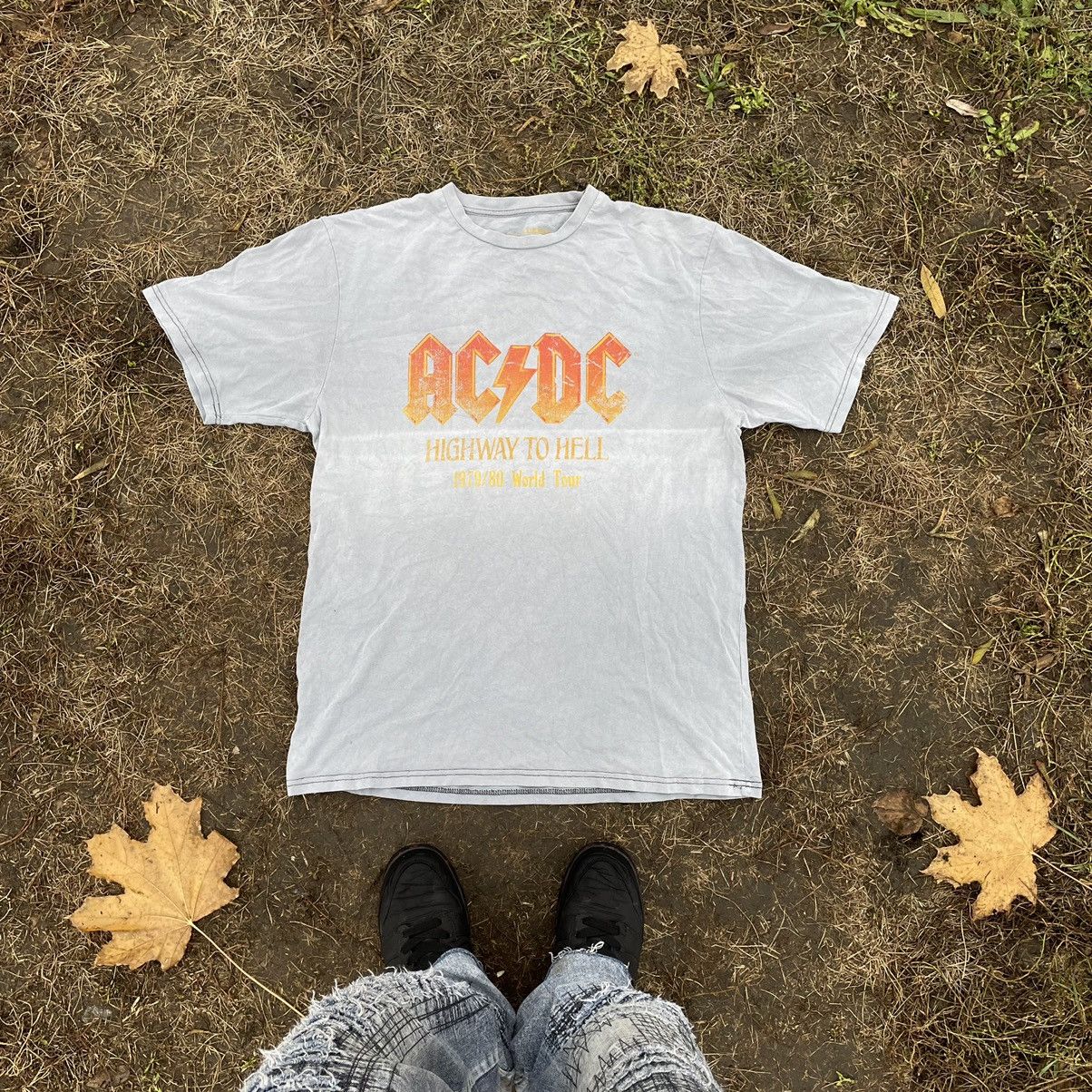 Vintage Vintage Y2K AC DC Sun Faded Band Tee Graphic Streetwear M Size US M / EU 48-50 / 2 - 1 Thumbnail