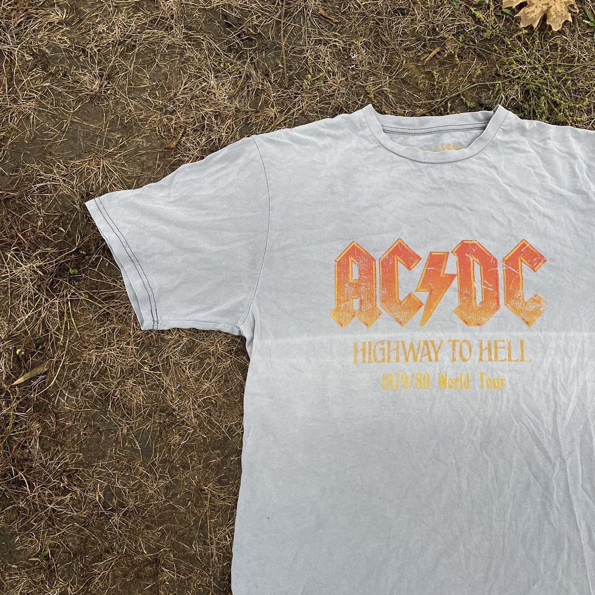Vintage Vintage Y2K AC DC Sun Faded Band Tee Graphic Streetwear M Size US M / EU 48-50 / 2 - 3 Thumbnail