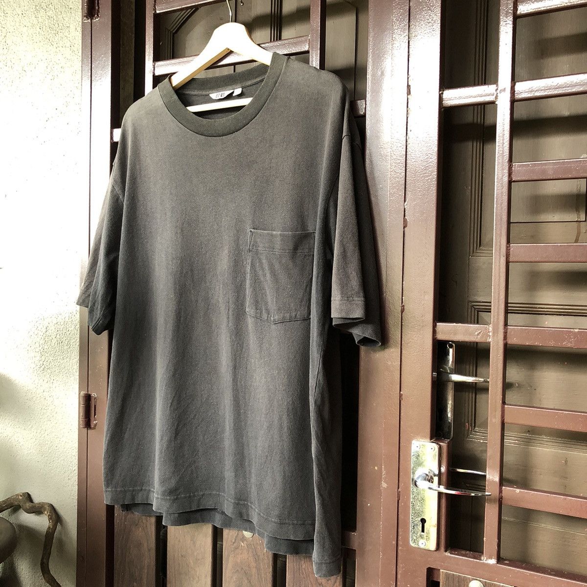 Lemaire × Uniqlo Faded Uniqlo x Lemaire Pocket Tshirt Size US L / EU 52-54 / 3 - 2 Thumbnail
