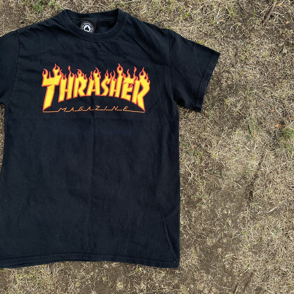Vintage Vintage 90s Thrasher Flame Logo Graphic Tee Sun Faded Punk S Size US S / EU 44-46 / 1 - 2 Thumbnail