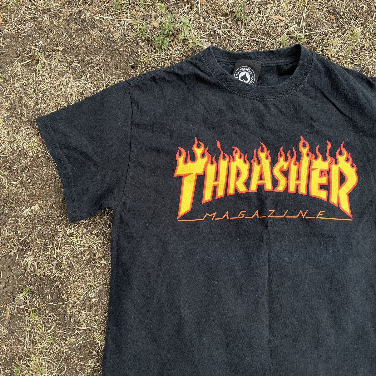 Vintage Vintage 90s Thrasher Flame Logo Graphic Tee Sun Faded Punk S Size US S / EU 44-46 / 1 - 3 Thumbnail