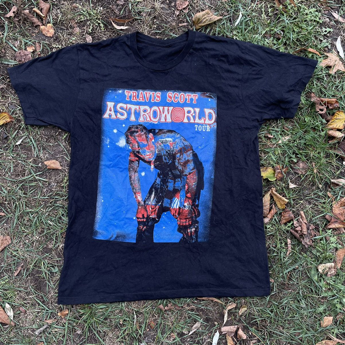 Vintage Vintage Y2K Travis Scott Astroworld Graphic Tee Streetwear L Size US L / EU 52-54 / 3 - 1 Thumbnail