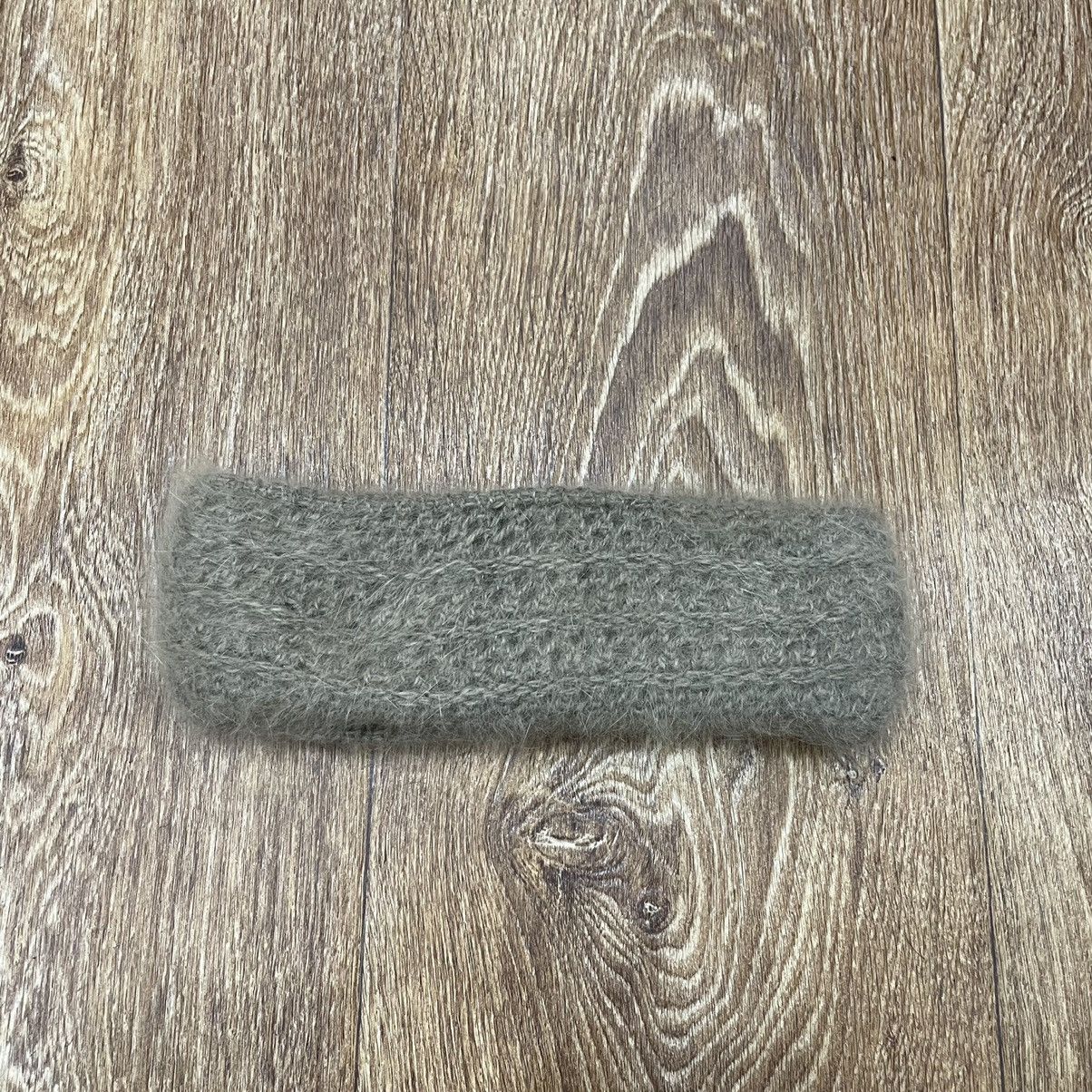 Vintage Vintage 90s Fuzzy Headband Streetwear Grunge Grey Baggy OS Size ONE SIZE - 1 Thumbnail