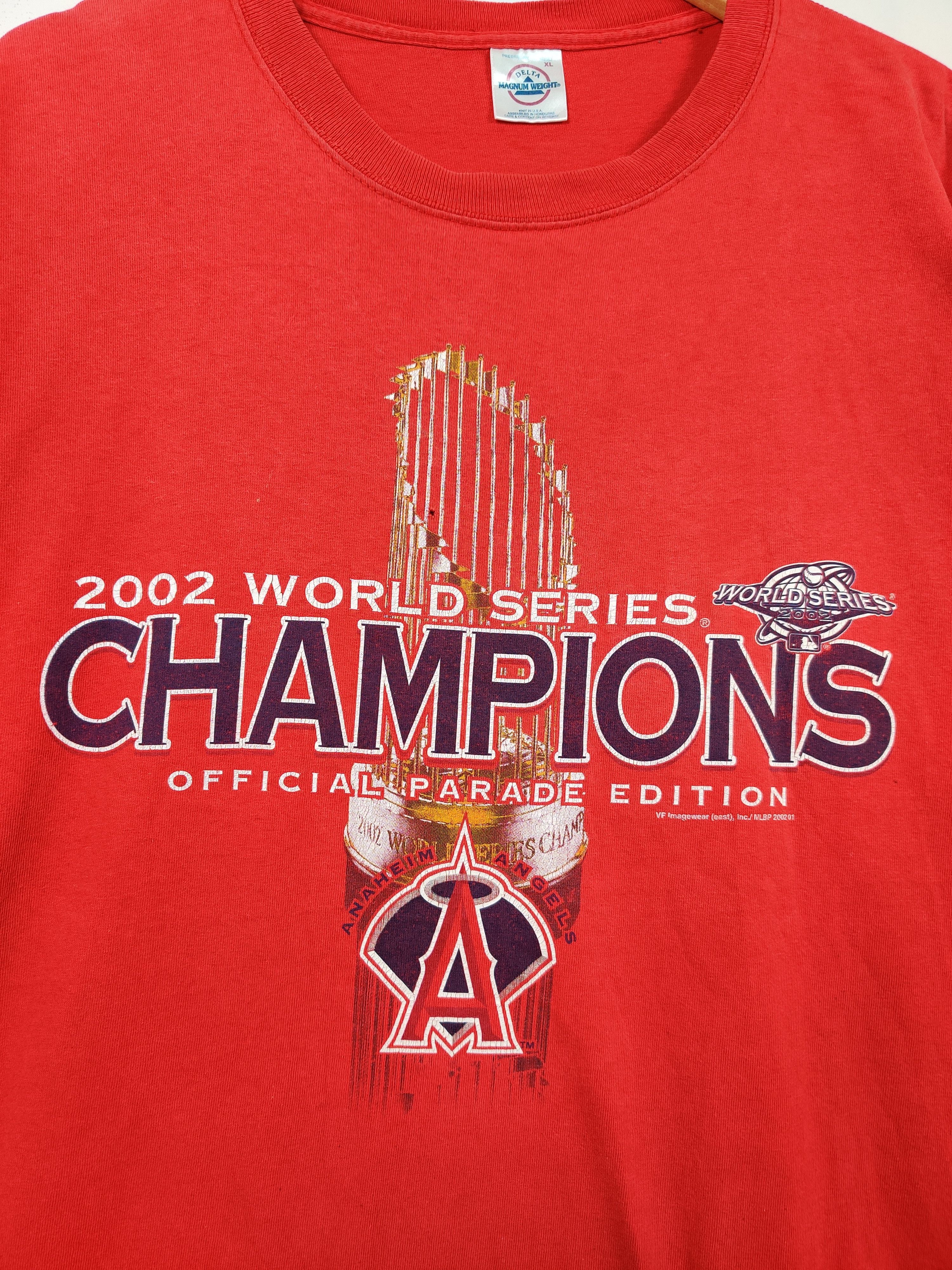 NFL Vintage Thrashed MLB 2002 World Series Distressed Tee Tshirt Size US XL / EU 56 / 4 - 3 Thumbnail