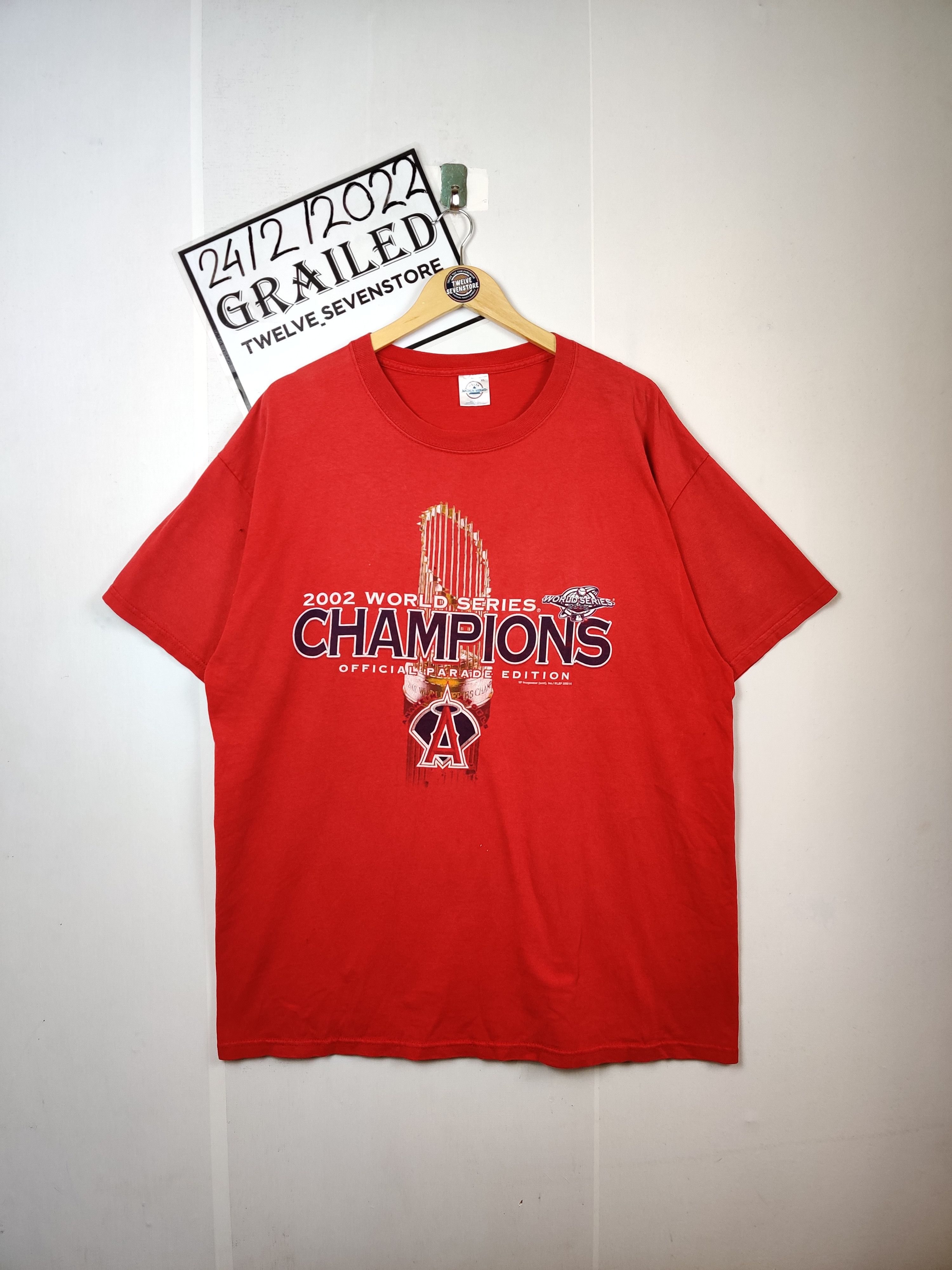 NFL Vintage Thrashed MLB 2002 World Series Distressed Tee Tshirt Size US XL / EU 56 / 4 - 1 Thumbnail