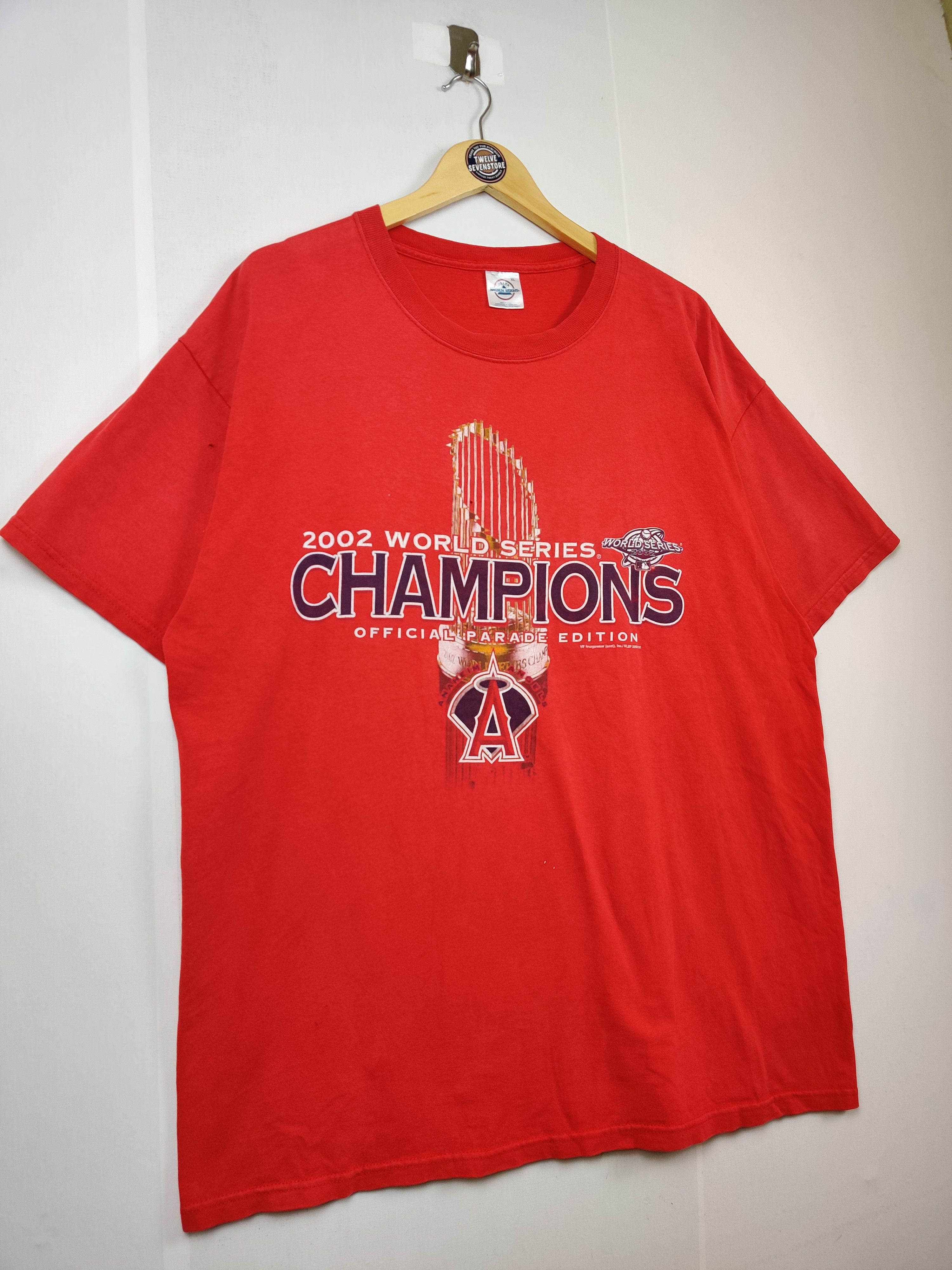 NFL Vintage Thrashed MLB 2002 World Series Distressed Tee Tshirt Size US XL / EU 56 / 4 - 4 Thumbnail