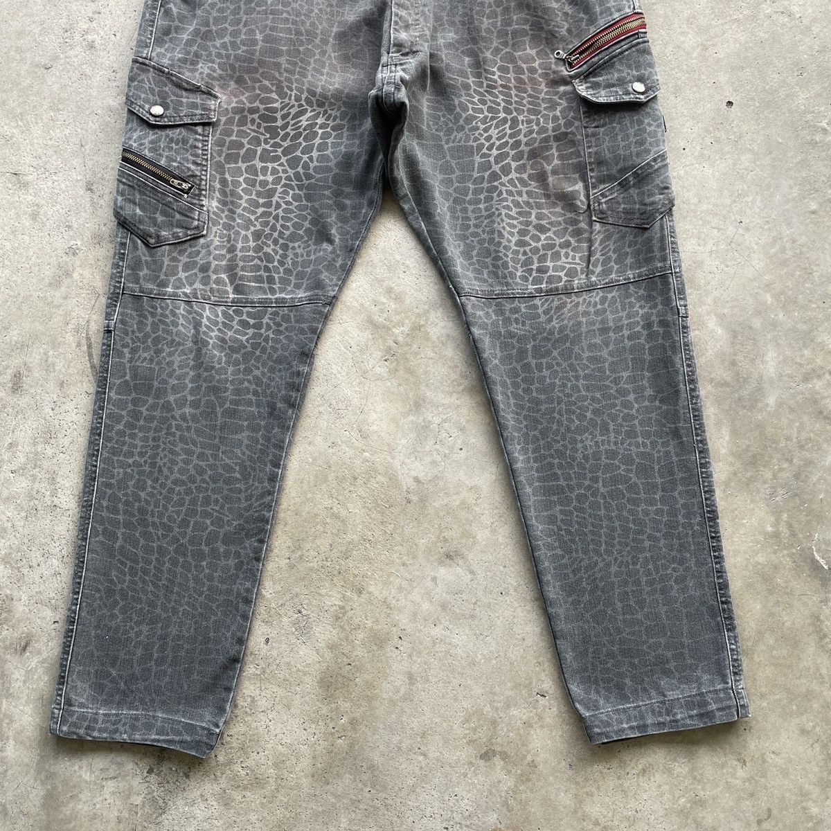 Japanese Brand Vintage Japanese Brand Snake Skni Pattern Faded Cargo Pants Size US 36 / EU 52 - 4 Thumbnail