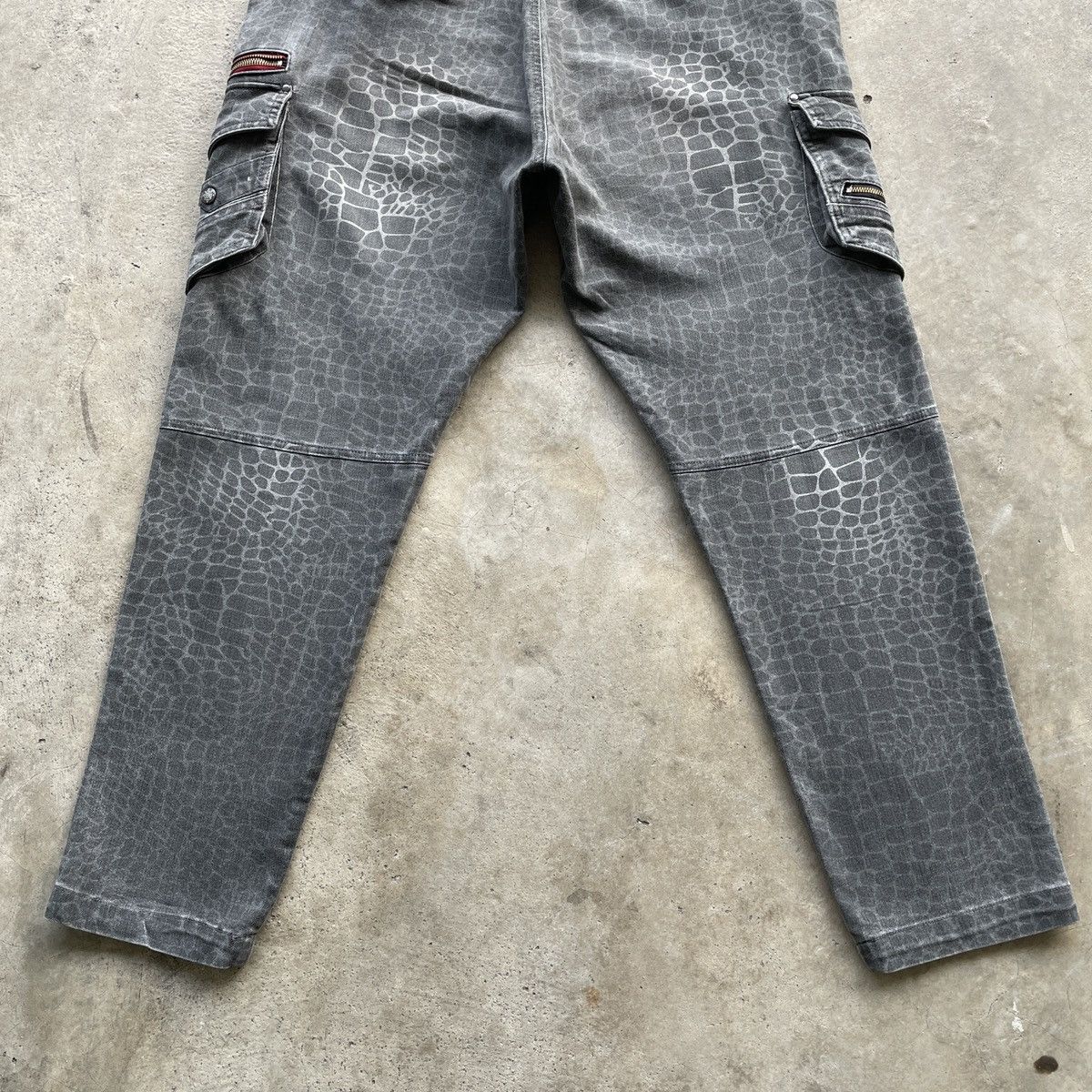 Japanese Brand Vintage Japanese Brand Snake Skni Pattern Faded Cargo Pants Size US 36 / EU 52 - 10 Thumbnail