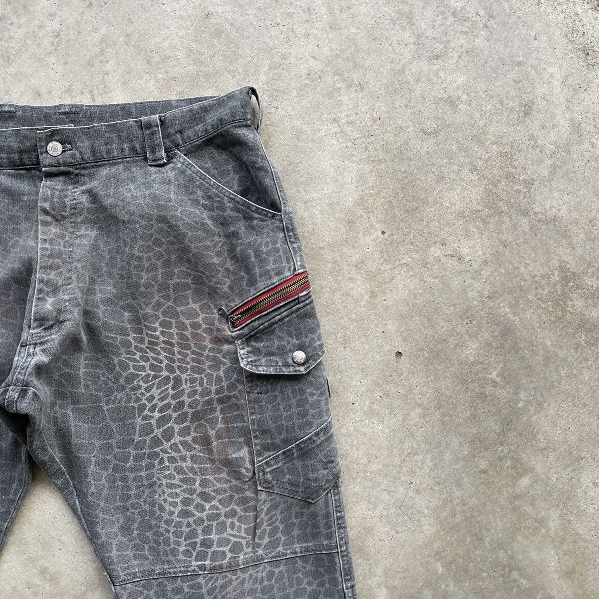 Japanese Brand Vintage Japanese Brand Snake Skni Pattern Faded Cargo Pants Size US 36 / EU 52 - 6 Thumbnail
