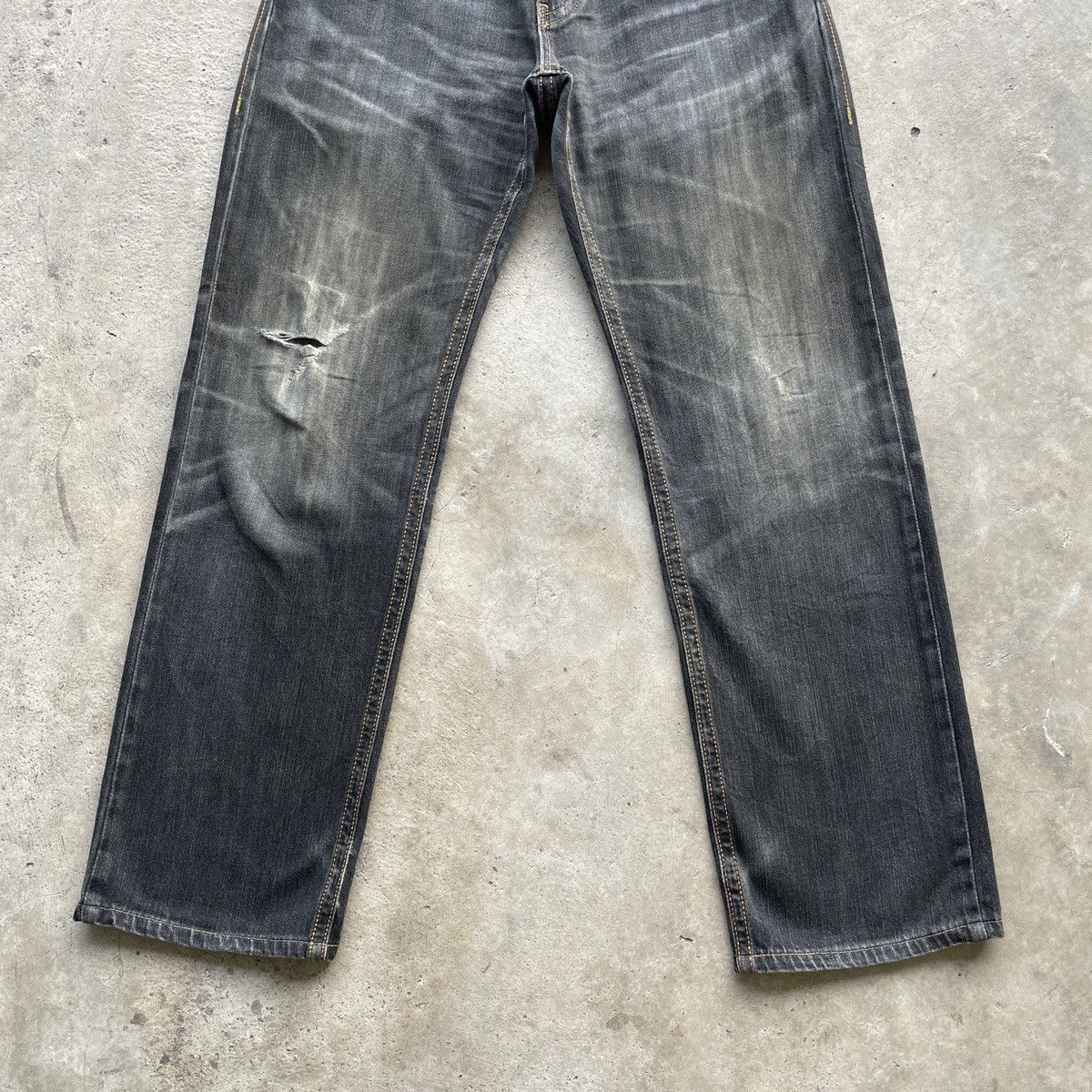 Edwin Vintage Edwin Faded Black Distressed Denim Jeans Pants W29 Size US 29 - 5 Thumbnail