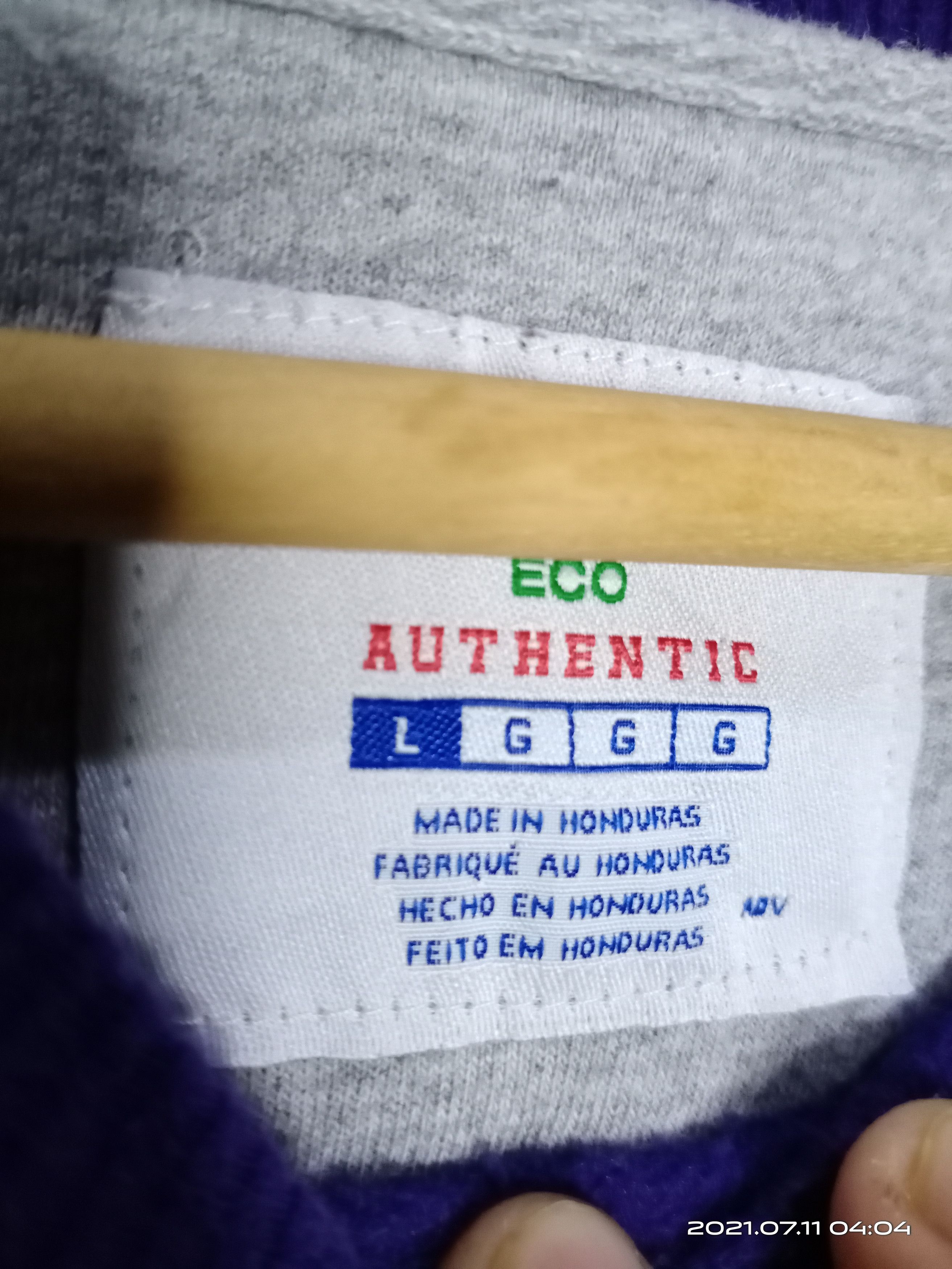 Champion VINTAGE CHAMPION SMALL LOGO CUSTOM BLEACH SWEATSHIRT Size US L / EU 52-54 / 3 - 4 Thumbnail