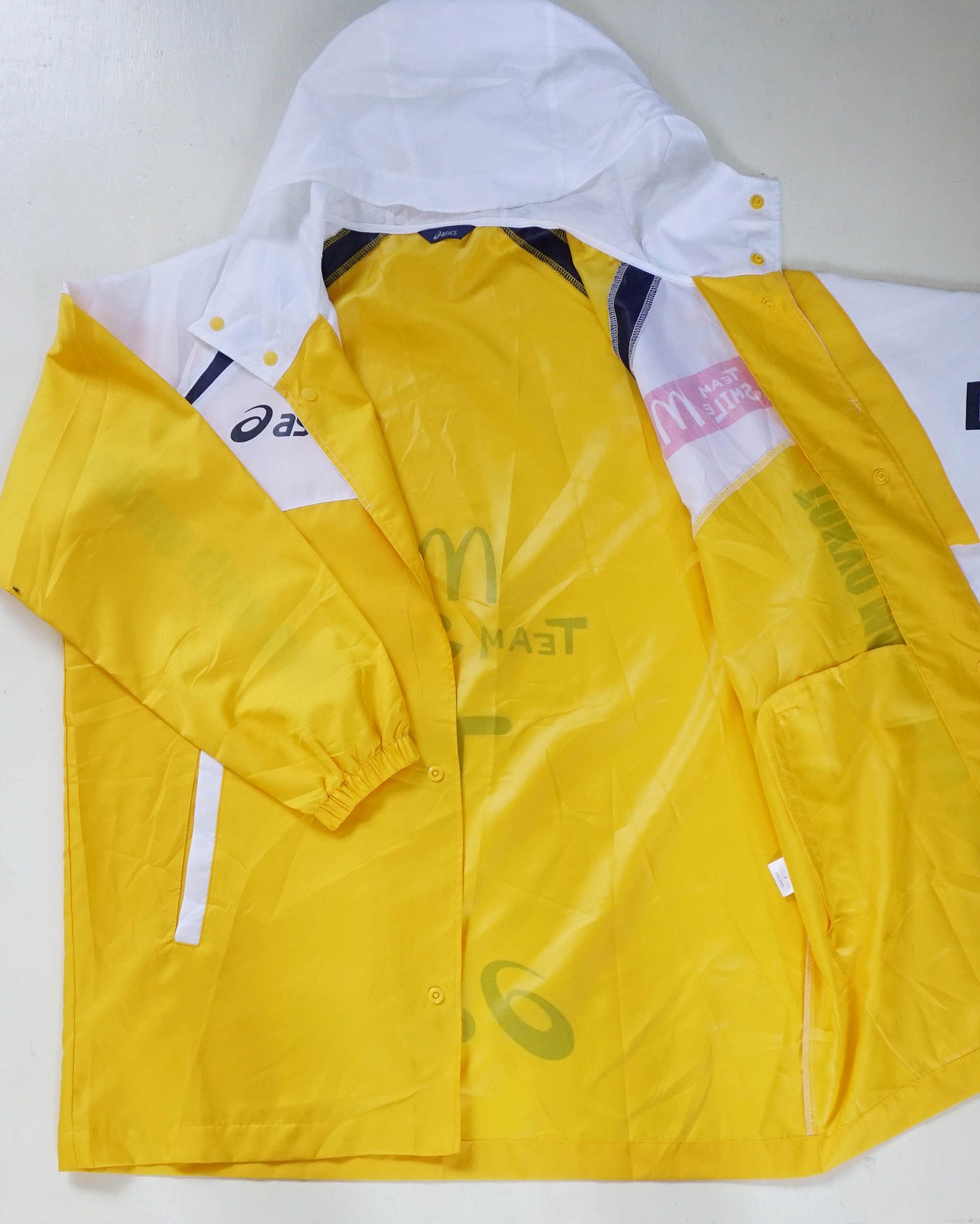 Asics Asics x McDonalds Tokyo Marathon Hooded Windbreaker Size US XXL / EU 58 / 5 - 7 Thumbnail