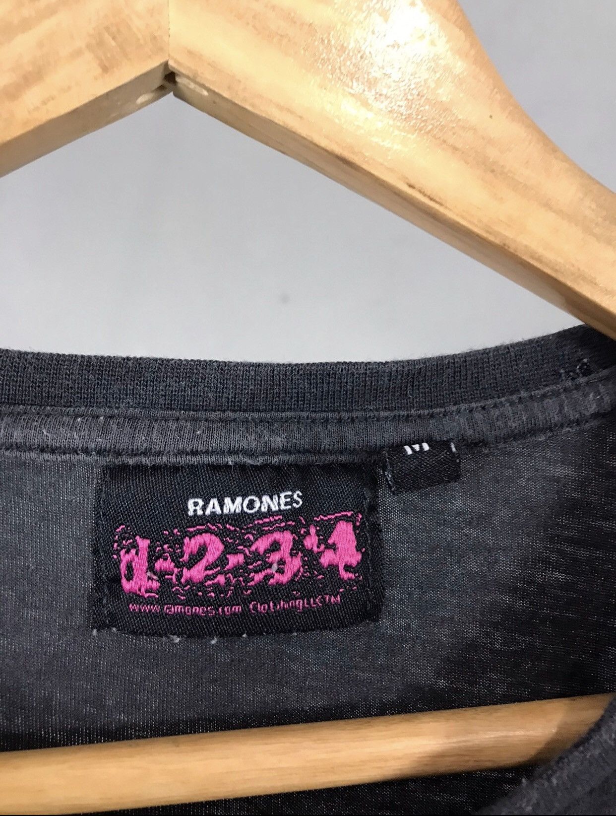Band Tees Ramones 2010 vintage rock band tee Size US M / EU 48-50 / 2 - 5 Thumbnail