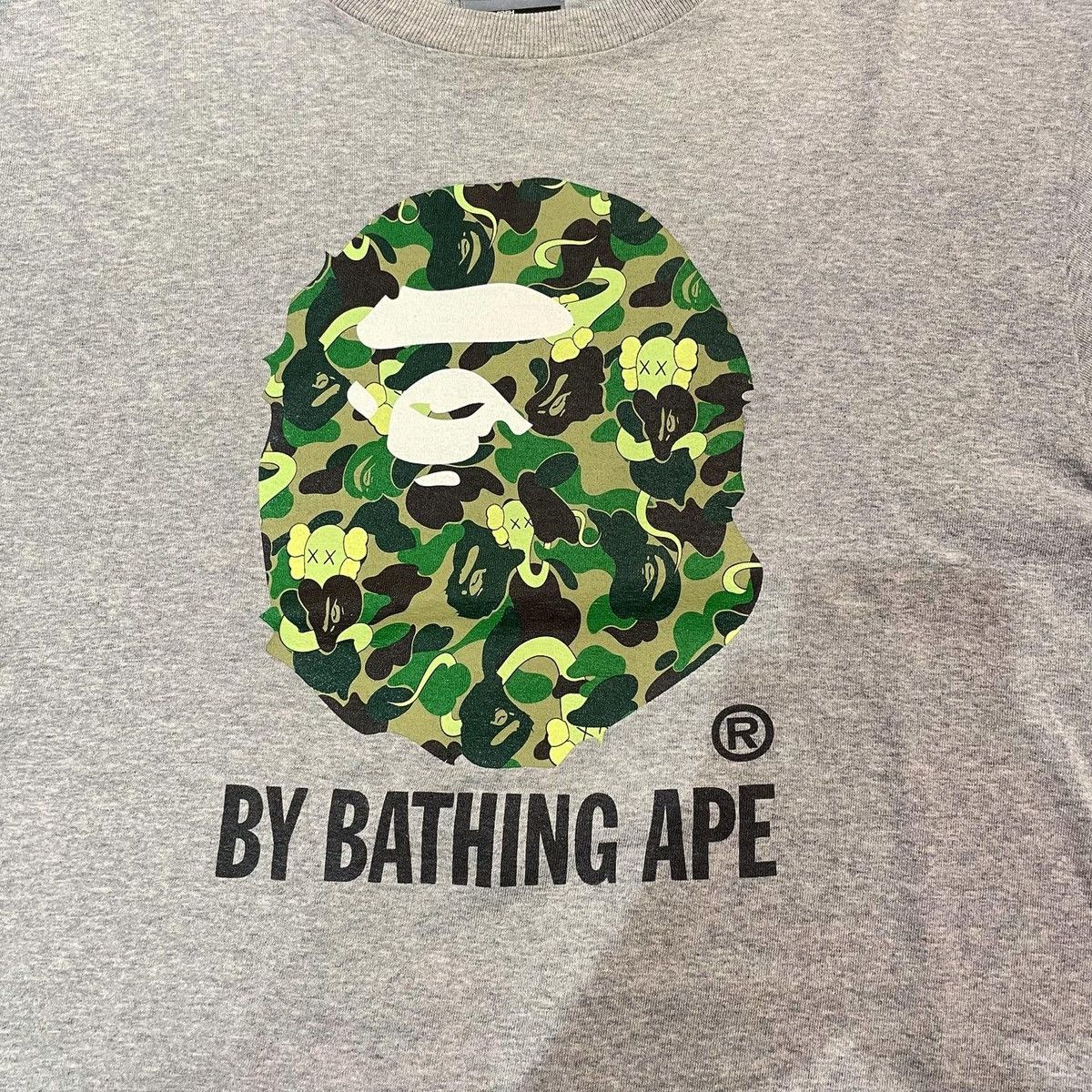Bape × Kaws BAPE x KAWS ABC CAMO BY BATHING APE TEE Size US M / EU 48-50 / 2 - 2 Thumbnail