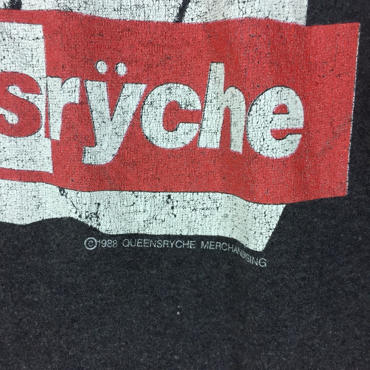 Band Tees Vintage band metal Queensryche Size US M / EU 48-50 / 2 - 3 Thumbnail