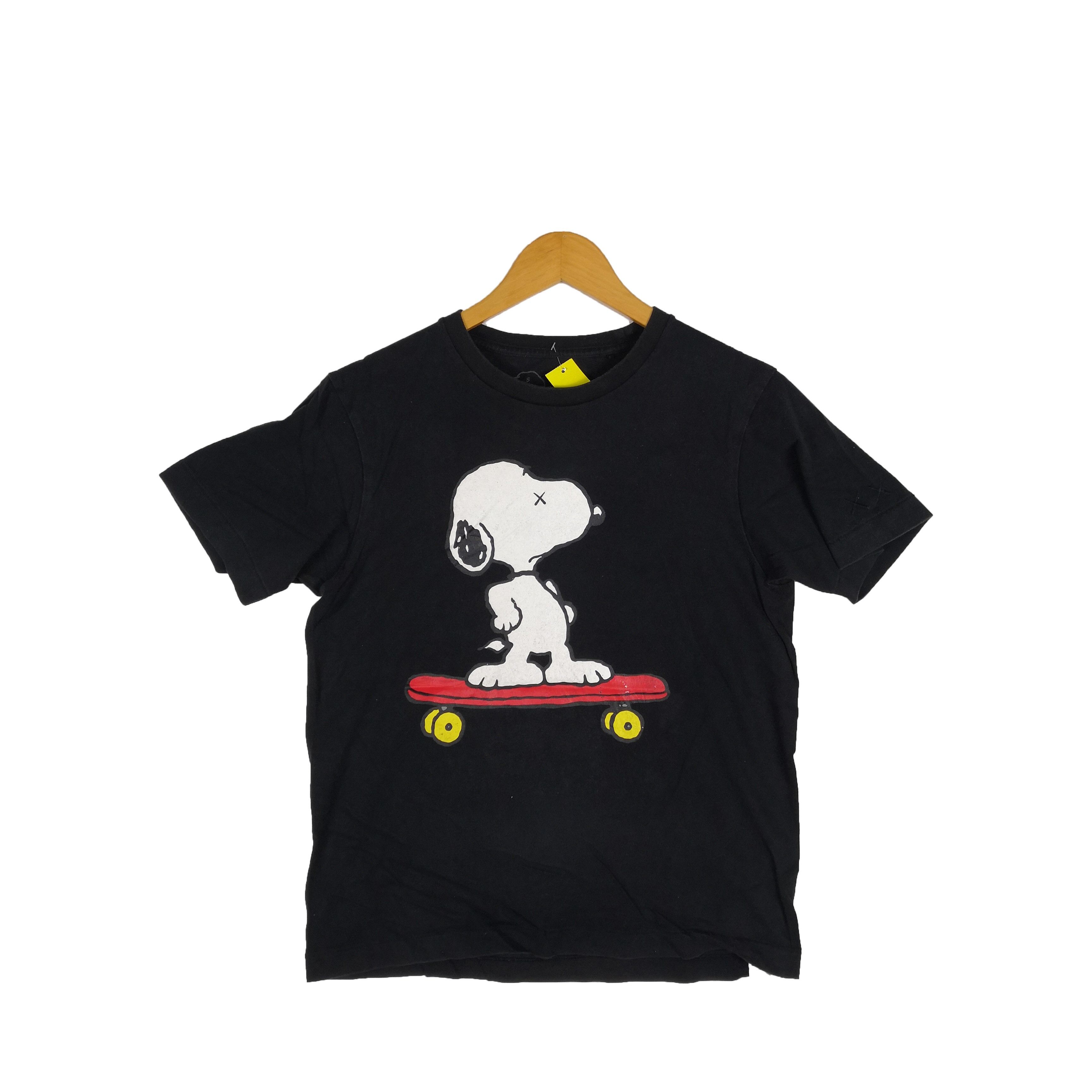 Kaws × Uniqlo Kaws X Peanut X Uniqlo T shirt Kaws Tees | BS45824. Size US M / EU 48-50 / 2 - 1 Thumbnail