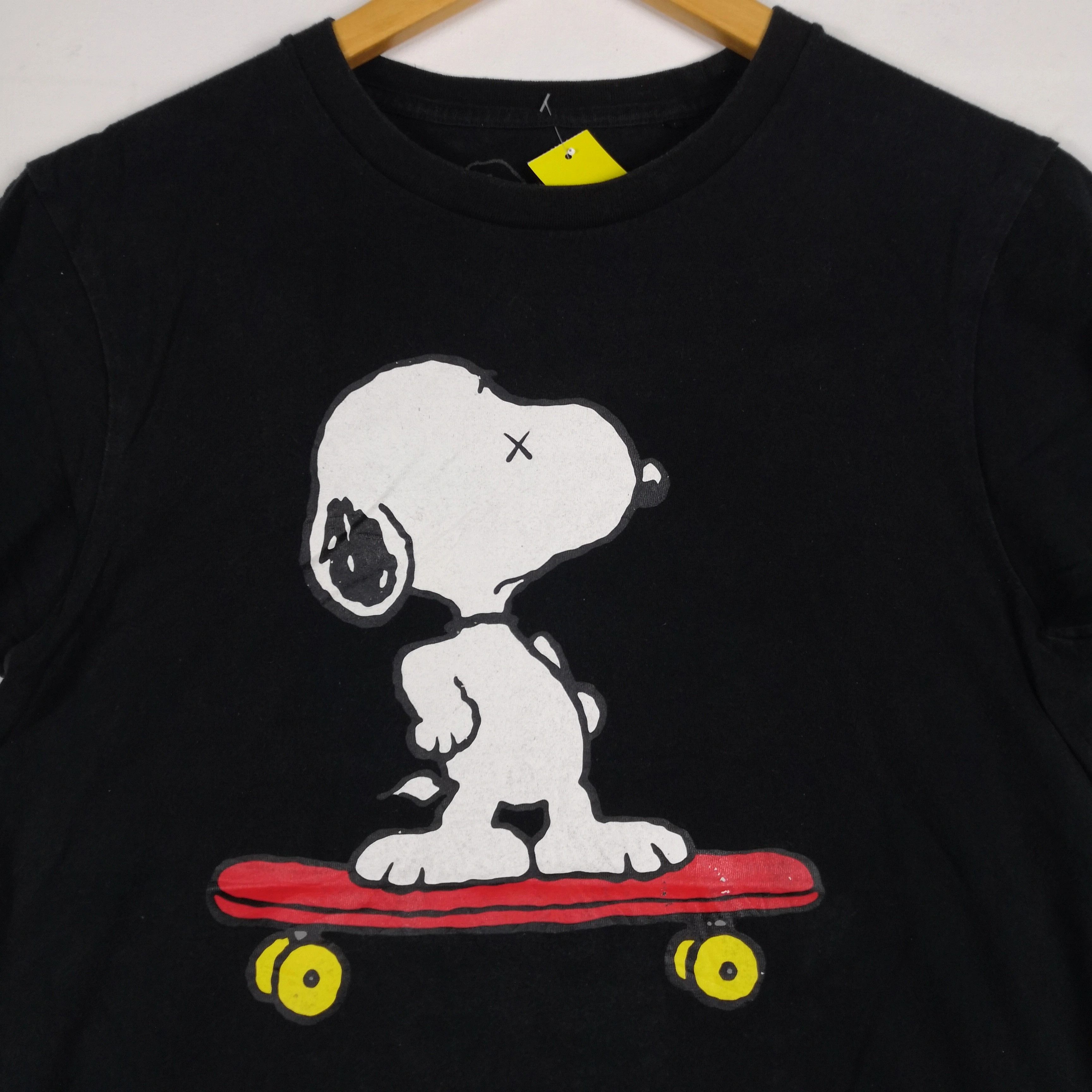 Kaws × Uniqlo Kaws X Peanut X Uniqlo T shirt Kaws Tees | BS45824. Size US M / EU 48-50 / 2 - 3 Thumbnail