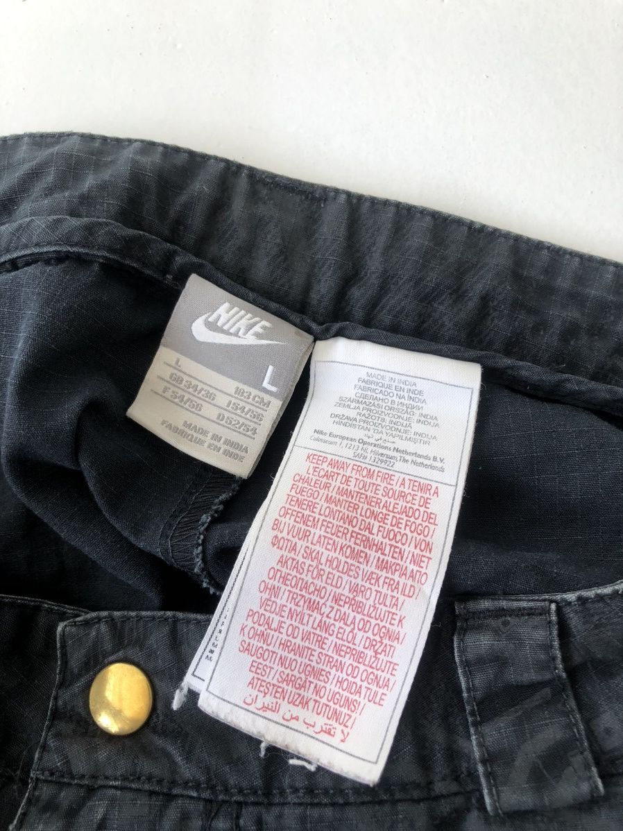 Nike Vintage 90s Nike cargo shorts jorts distressed faded y2k Size US 32 / EU 48 - 7 Thumbnail