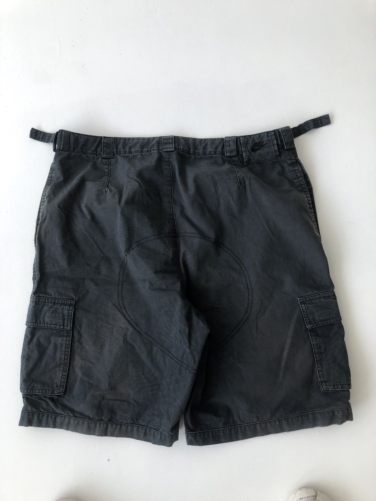 Nike Vintage 90s Nike cargo shorts jorts distressed faded y2k Size US 32 / EU 48 - 2 Thumbnail