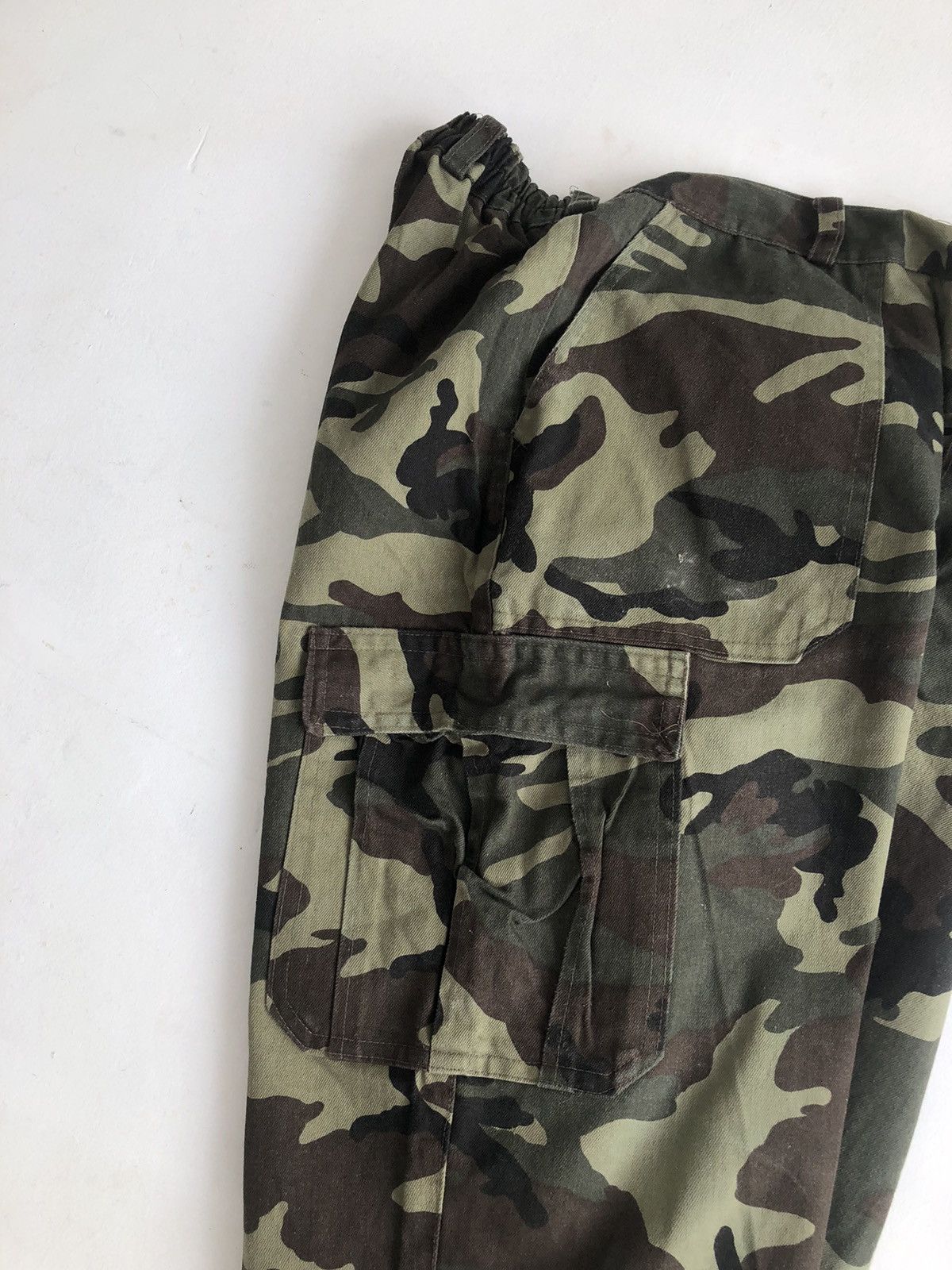 Japanese Brand Vintage 90s army camo cargo pants wide leg baggy fit Y2K Size US 32 / EU 48 - 9 Thumbnail