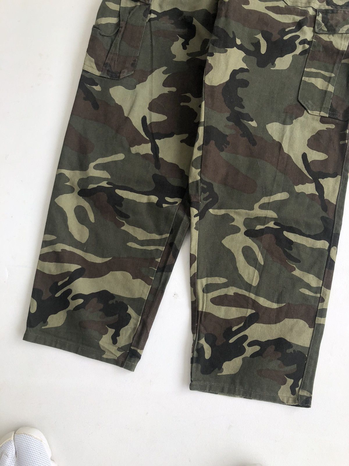 Japanese Brand Vintage 90s army camo cargo pants wide leg baggy fit Y2K Size US 32 / EU 48 - 4 Thumbnail