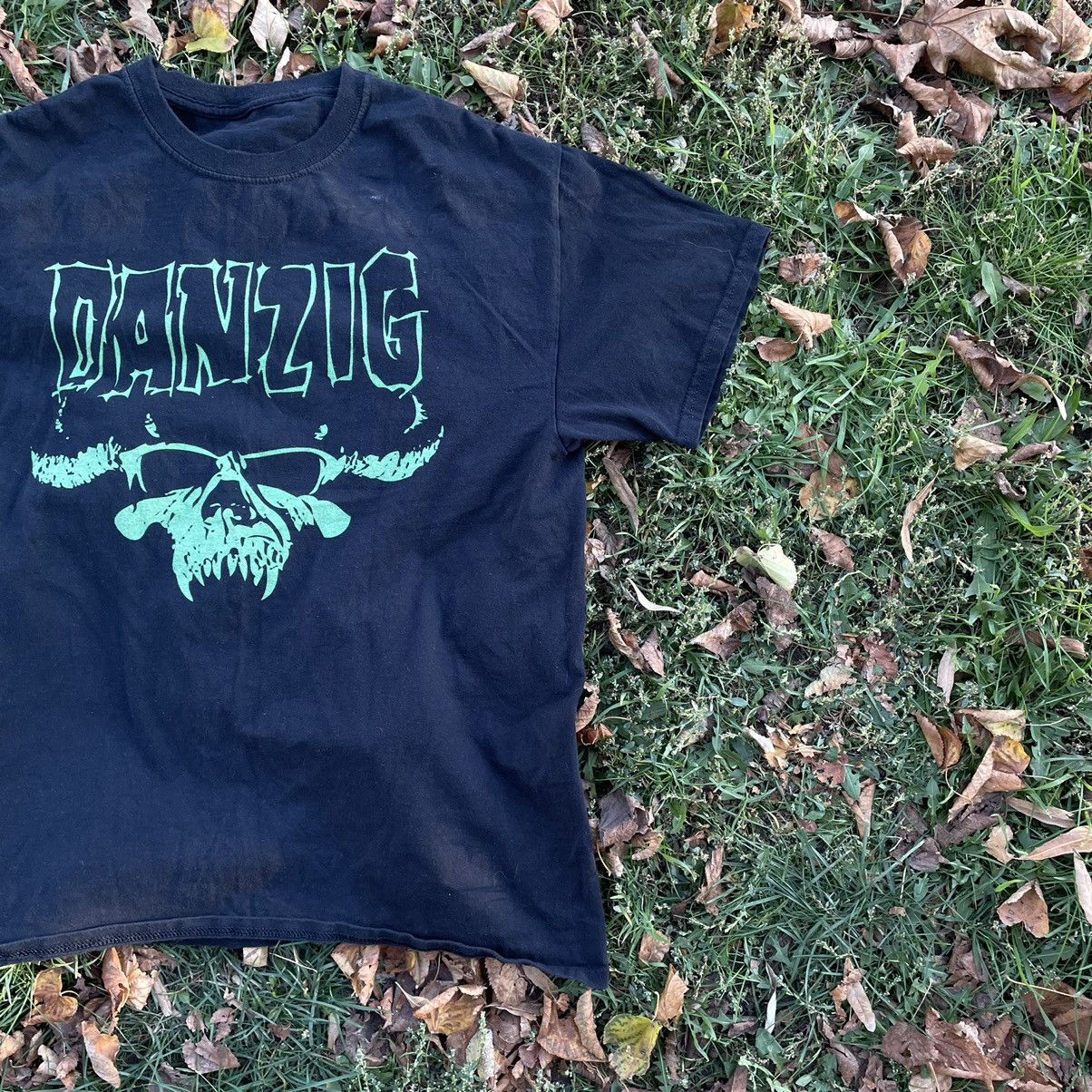 Vintage Vintage 90s Danzig Skull Graphic Tee Punk Streetwear Boxy L Size US L / EU 52-54 / 3 - 2 Thumbnail