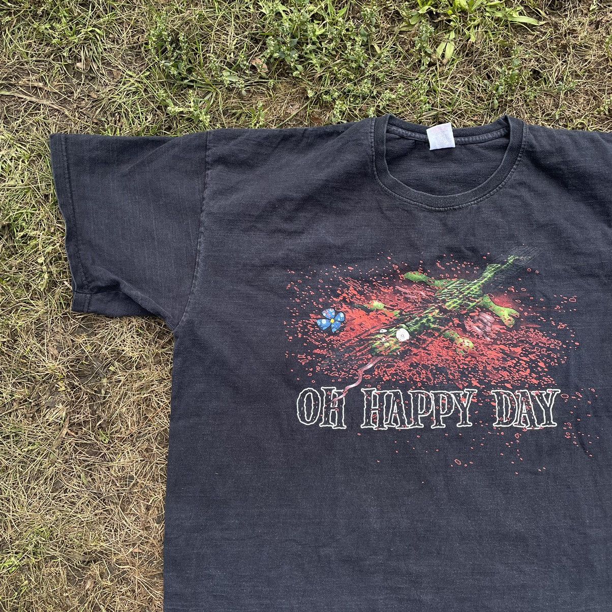 Vintage Vintage Y2K Sun Faded Graphic Tee Oh Happy Day Skate Baggy L Size US L / EU 52-54 / 3 - 3 Thumbnail