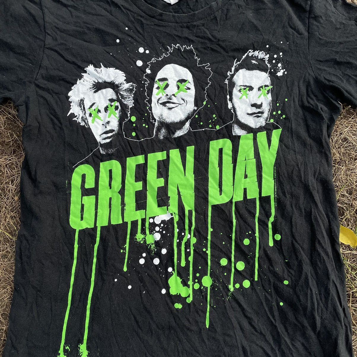 Vintage Vintage Y2K Green Day Graphic Tee Band Tee Punk Grunge S Size US S / EU 44-46 / 1 - 4 Thumbnail