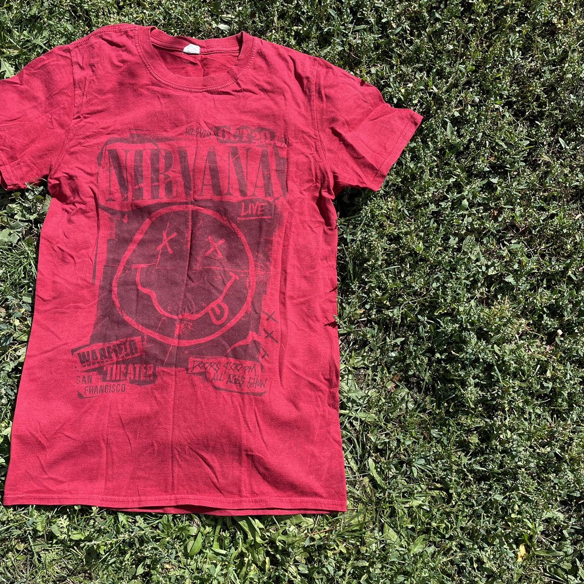 Vintage Vintage 90s Nirvana Sun Faded Graphic Band Tee Grunge Boxy S Size US S / EU 44-46 / 1 - 2 Thumbnail