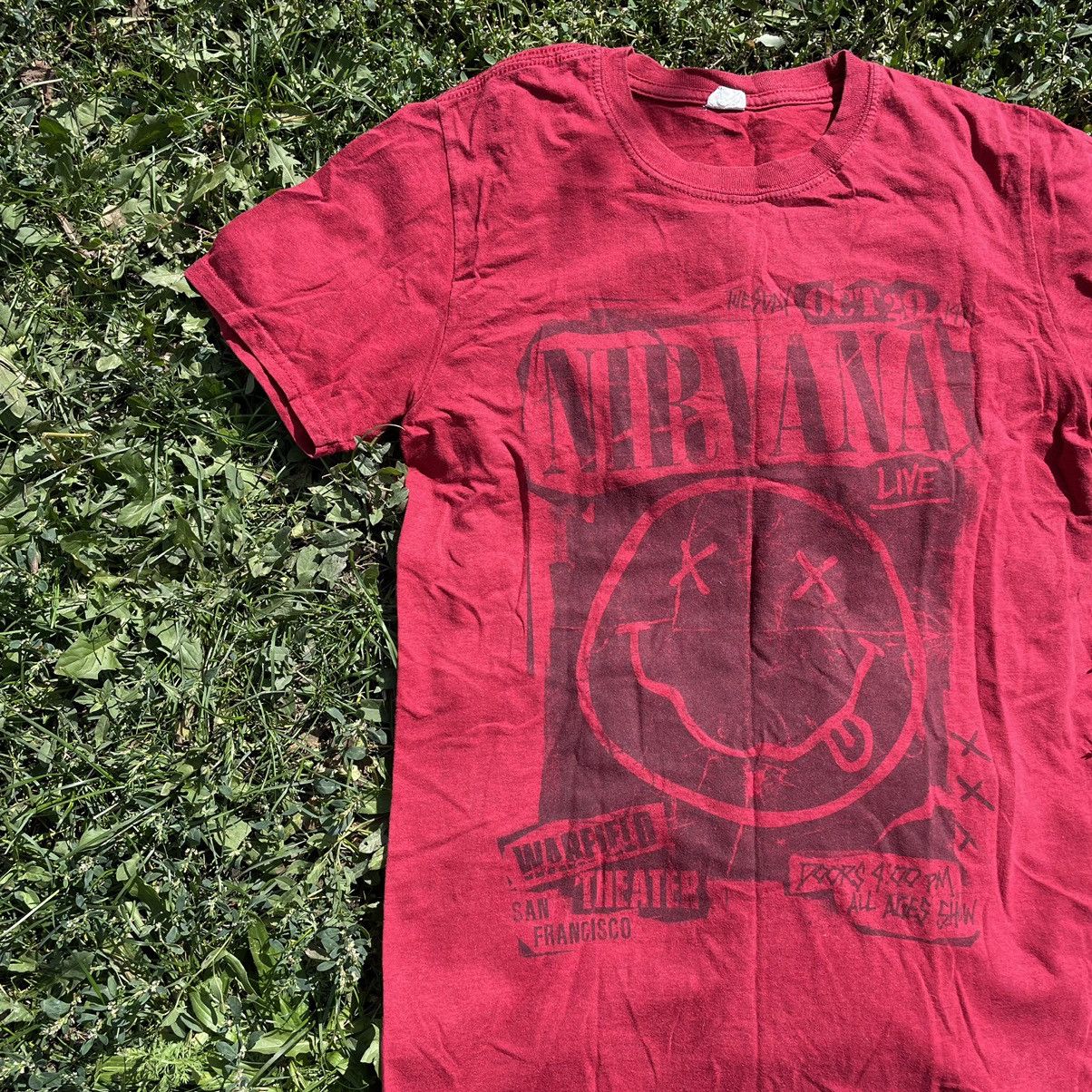 Vintage Vintage 90s Nirvana Sun Faded Graphic Band Tee Grunge Boxy S Size US S / EU 44-46 / 1 - 3 Thumbnail