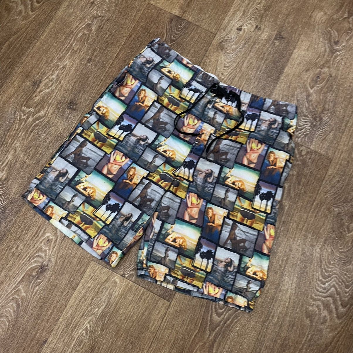 Vintage Vintage 90s All Over Print Baggy Shorts Y2K Streetwear 32 Size US 32 / EU 48 - 2 Thumbnail