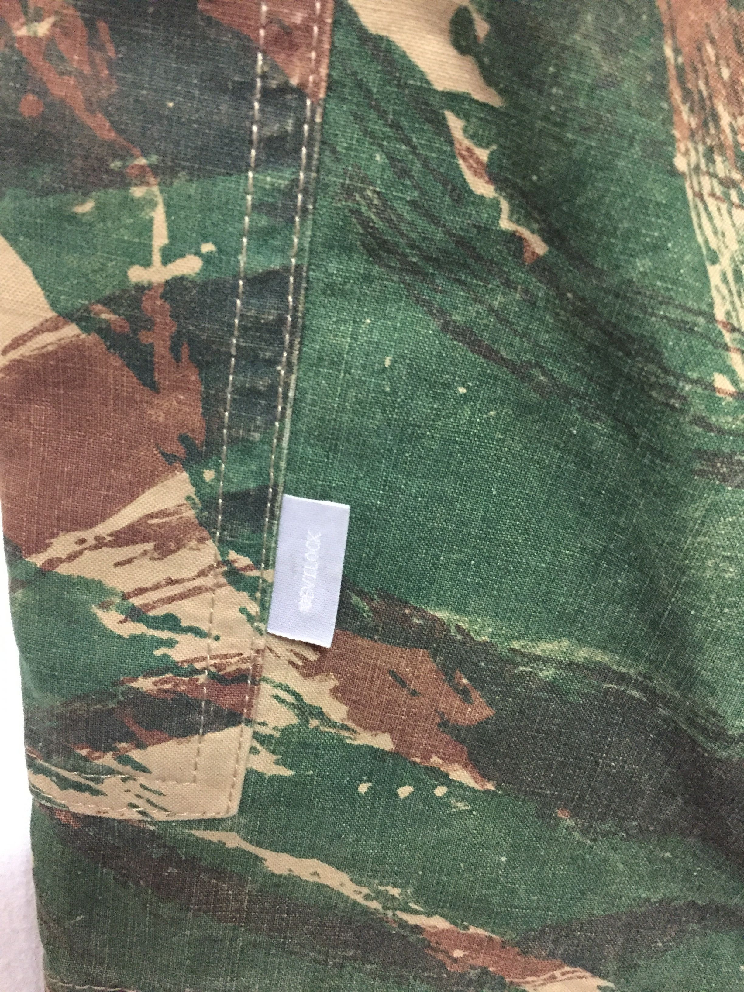 Devilock 1990s DEVILOCK camouflage Tactical cargos pants Size US 31 - 7 Thumbnail
