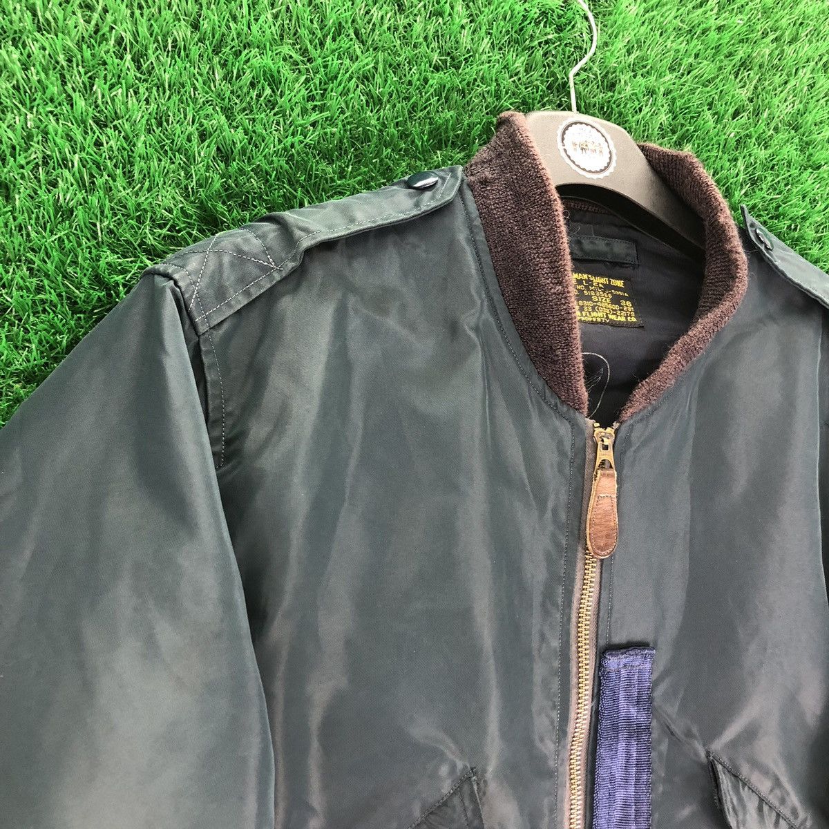 Buzz Rickson's Buzz Rickson USAF Flight Jacket Type L-2A Scovill Zipper Size US L / EU 52-54 / 3 - 2 Thumbnail