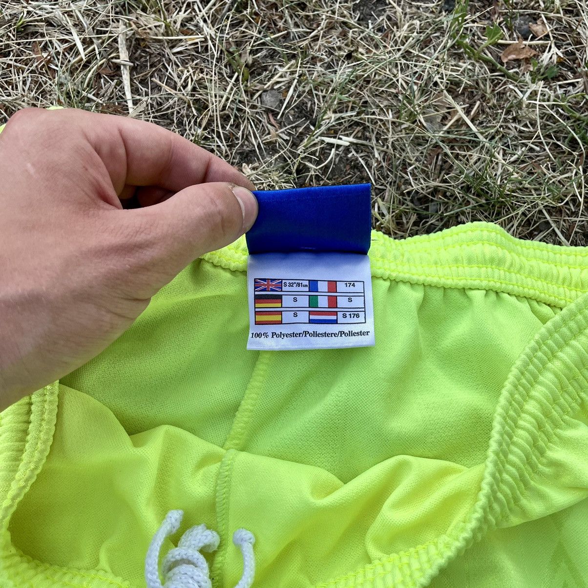 Vintage Vintage Y2K Umbro Shorts Mini Logo Neon Green Streetwear 34 Size US 34 / EU 50 - 5 Thumbnail