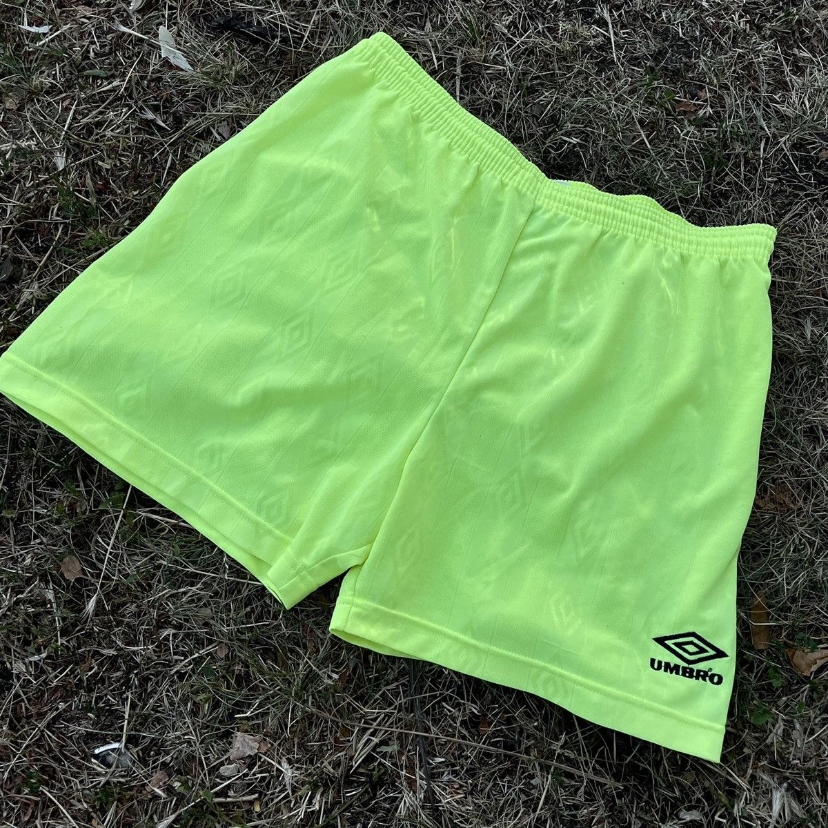 Vintage Vintage Y2K Umbro Shorts Mini Logo Neon Green Streetwear 34 Size US 34 / EU 50 - 6 Thumbnail